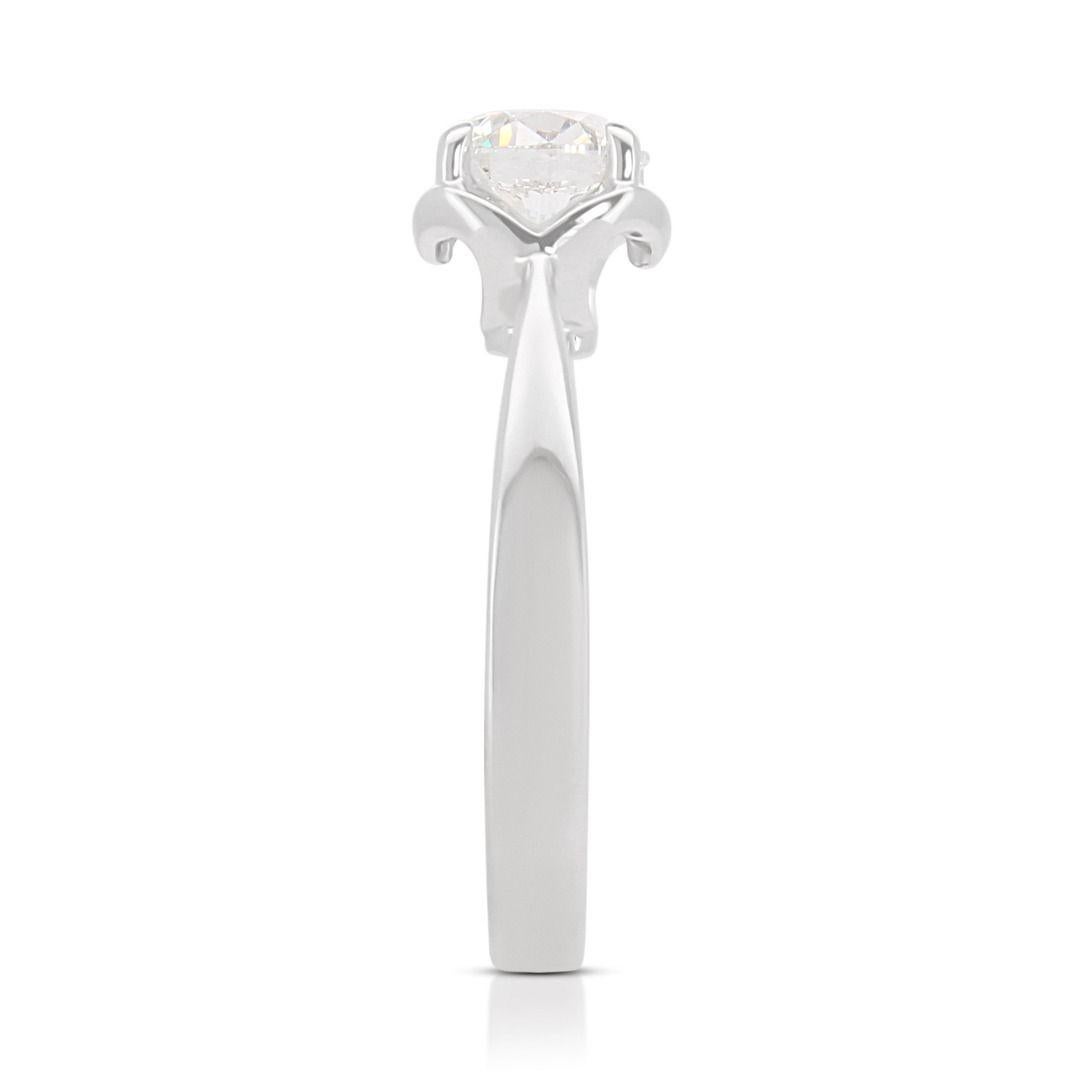 Women's Classic 0.90ct Round Brilliant Natural Diamond Solitaire Ring in 18K White Gold For Sale