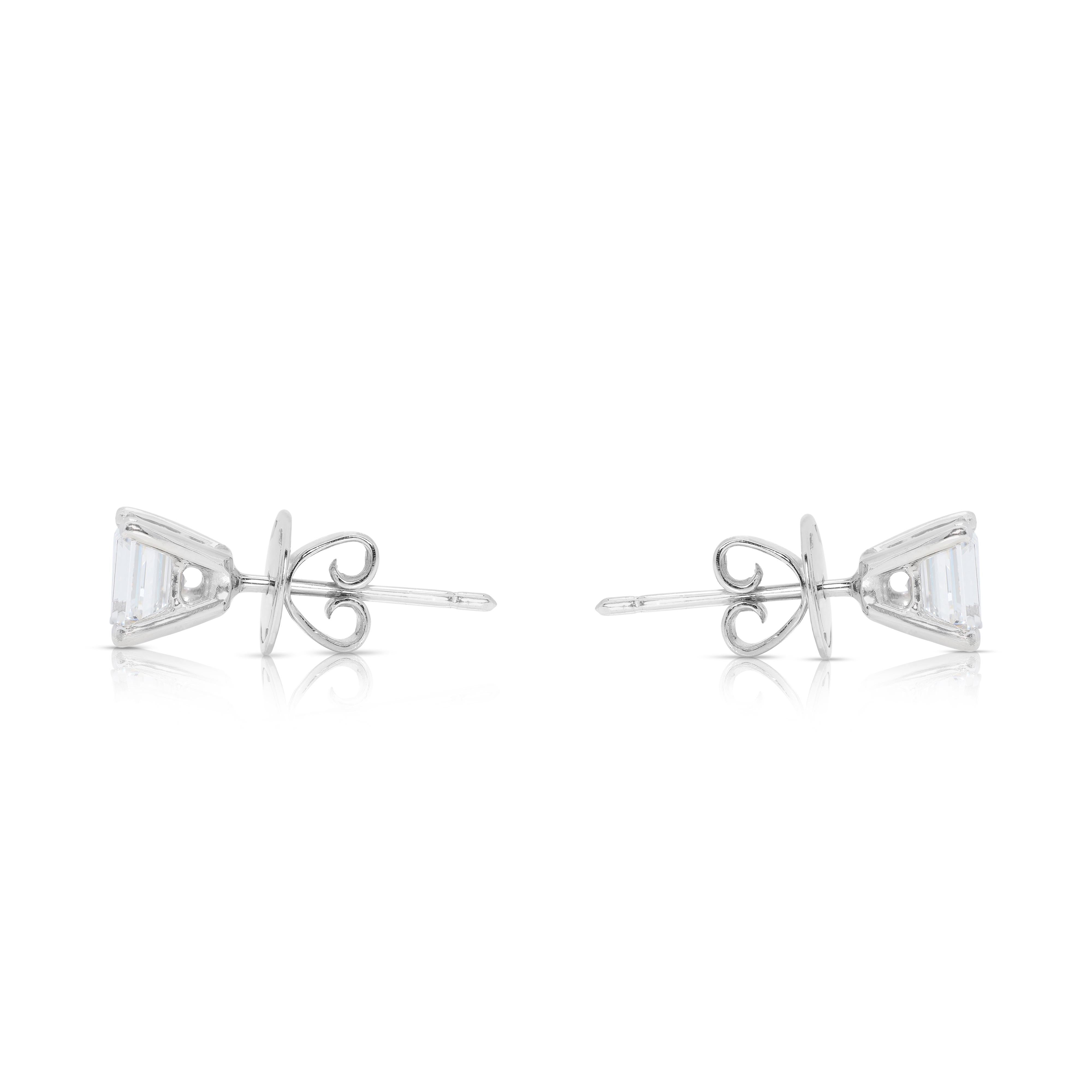 Boucles d'oreilles classiques en or blanc 18 carats et diamant naturel de 1 carat 27 points Pour femmes en vente