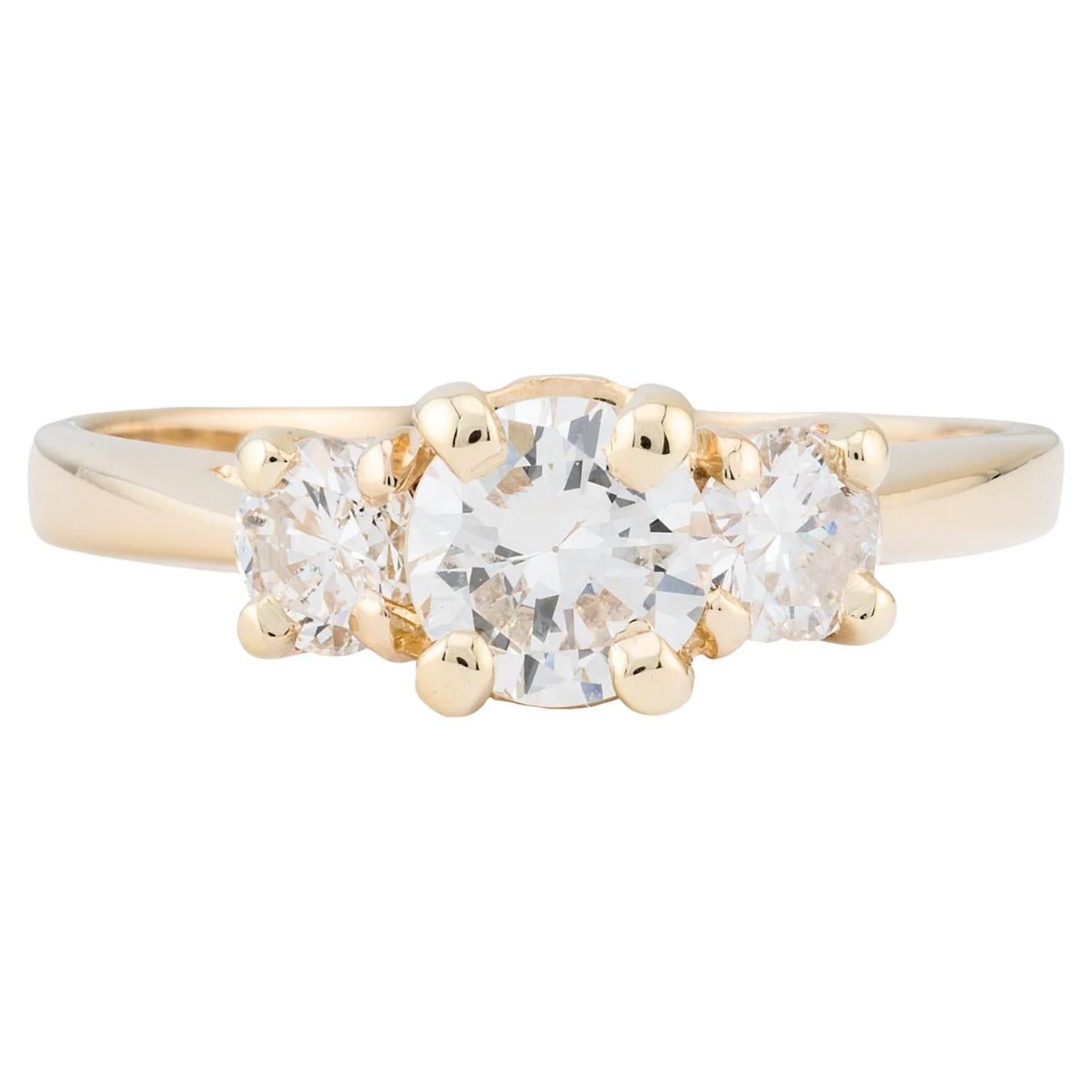 Classic 1.00ctw Diamond Three Stone Engagement Ring in 14 Karat Yellow Gold For Sale