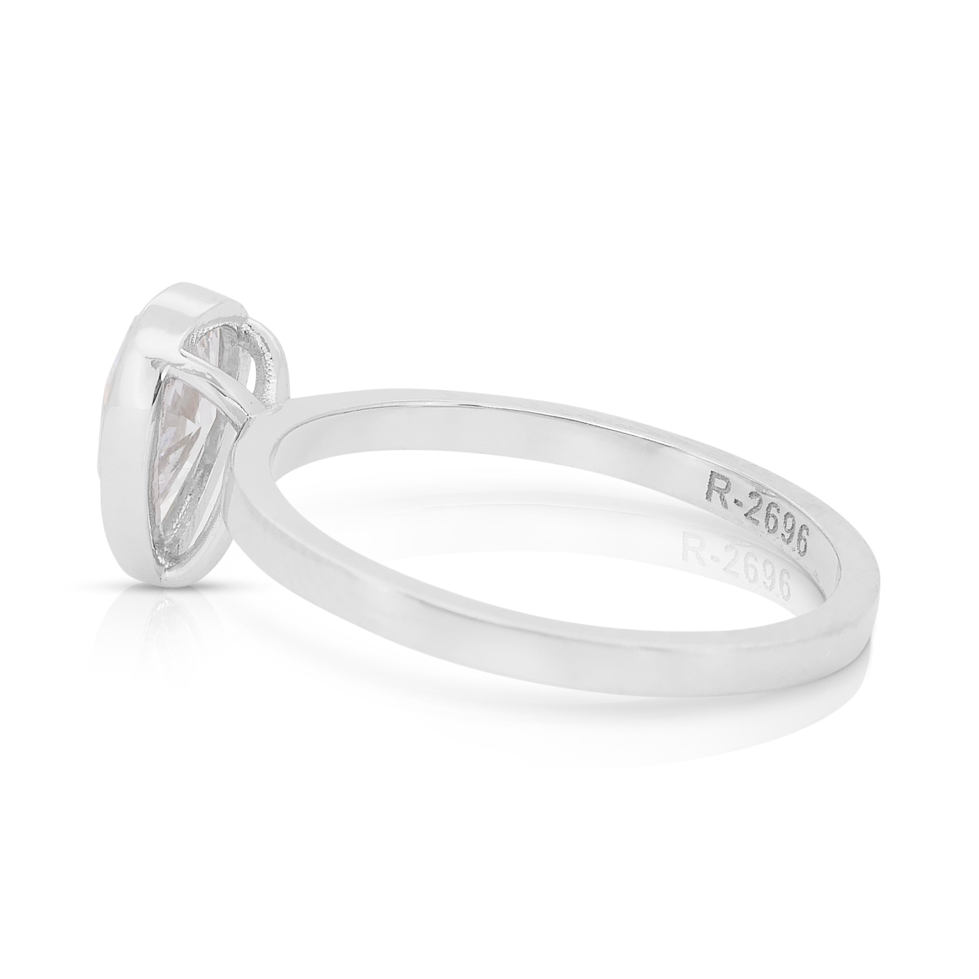 Classic 1.01ct Diamond Solitaire Ring in 18k White Gold - IGI Certified In New Condition For Sale In רמת גן, IL