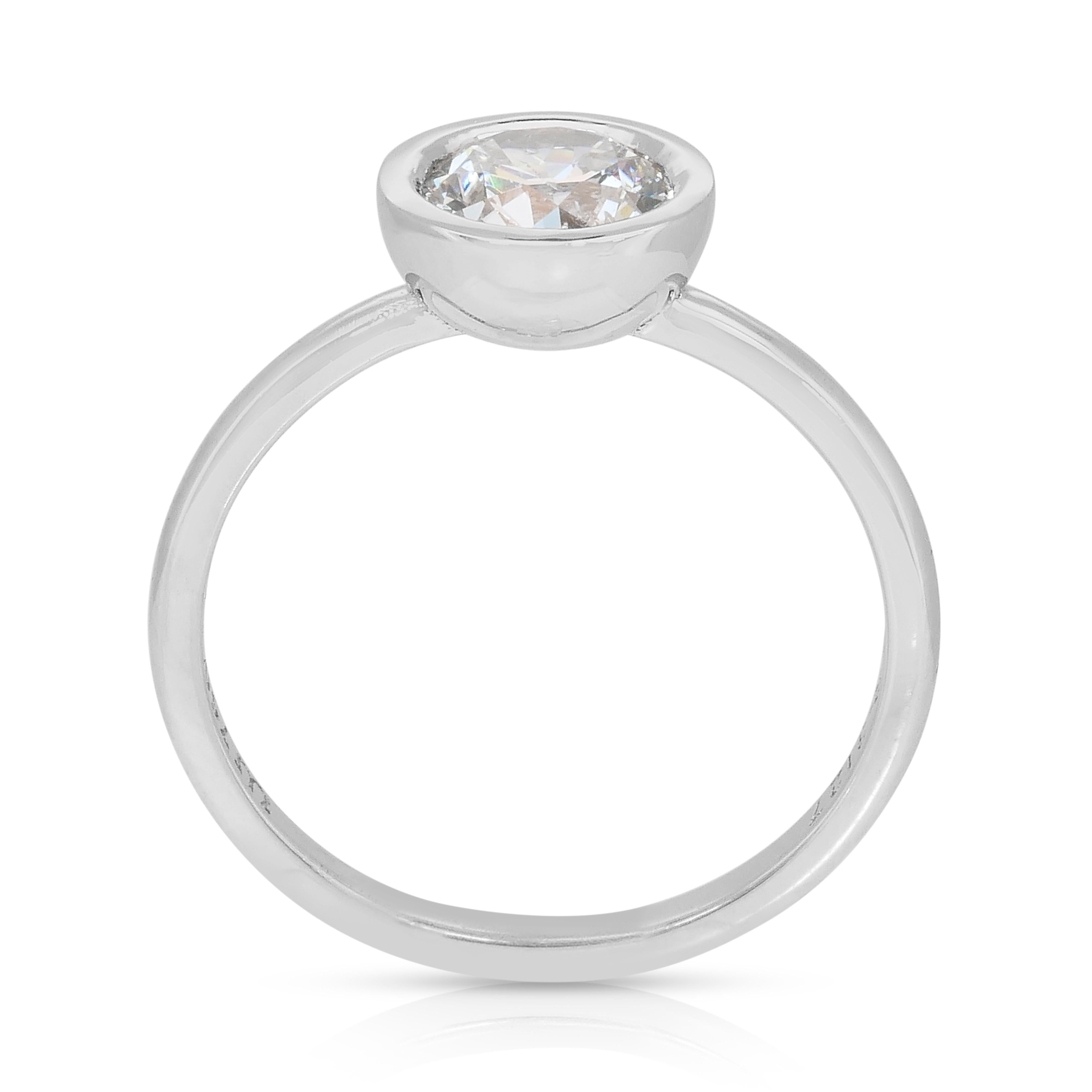 Bague solitaire classique en or blanc 18k avec 1,01ct de diamant - certifié IGI en vente 3