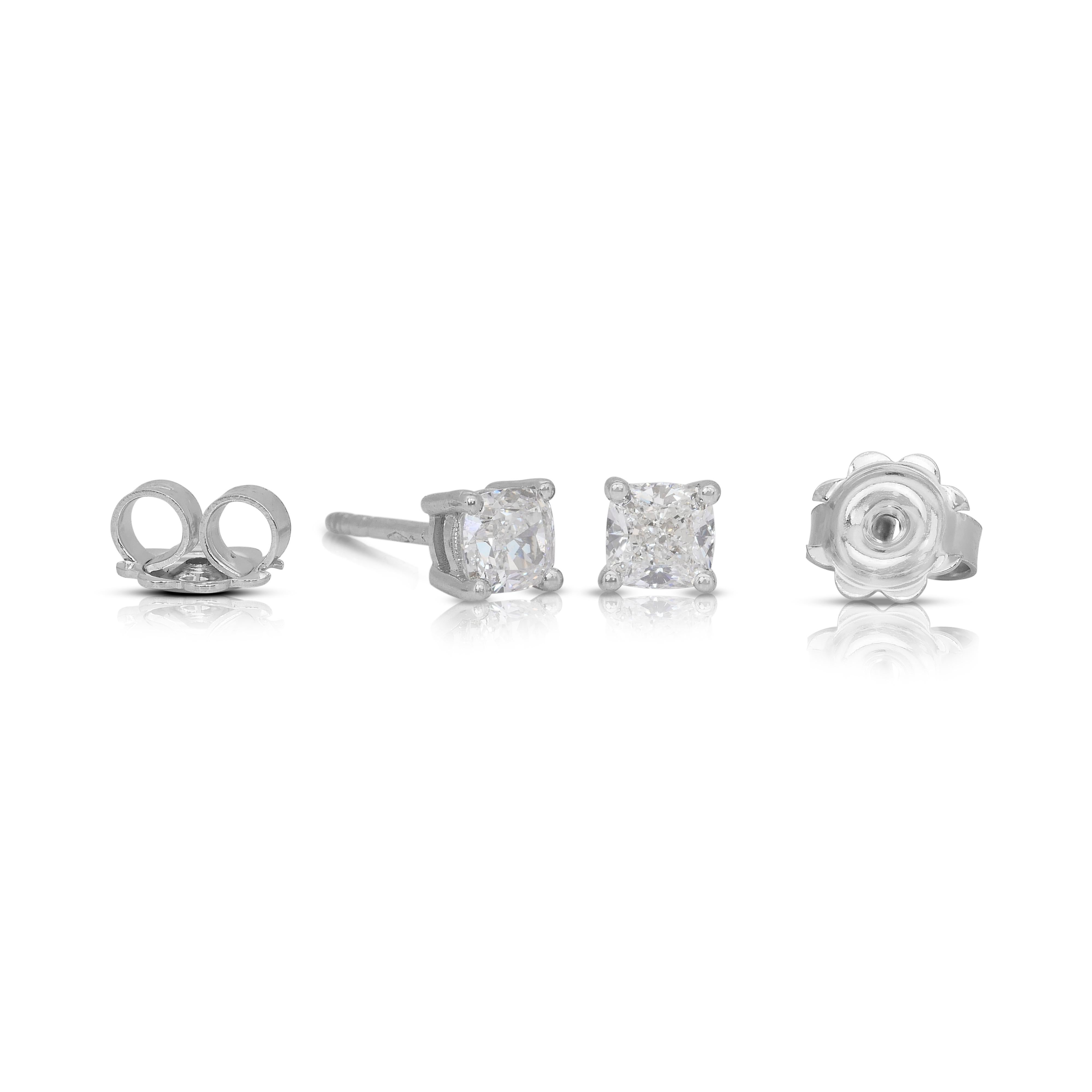 Classic 1.01ct Diamonds Stud Earrings in 18k White Gold - IGI Certified in vendita 4