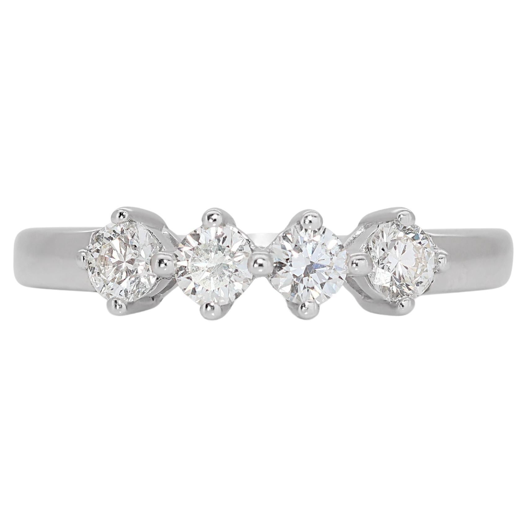 Bague classique en or blanc 10K avec diamants en grappe en vente