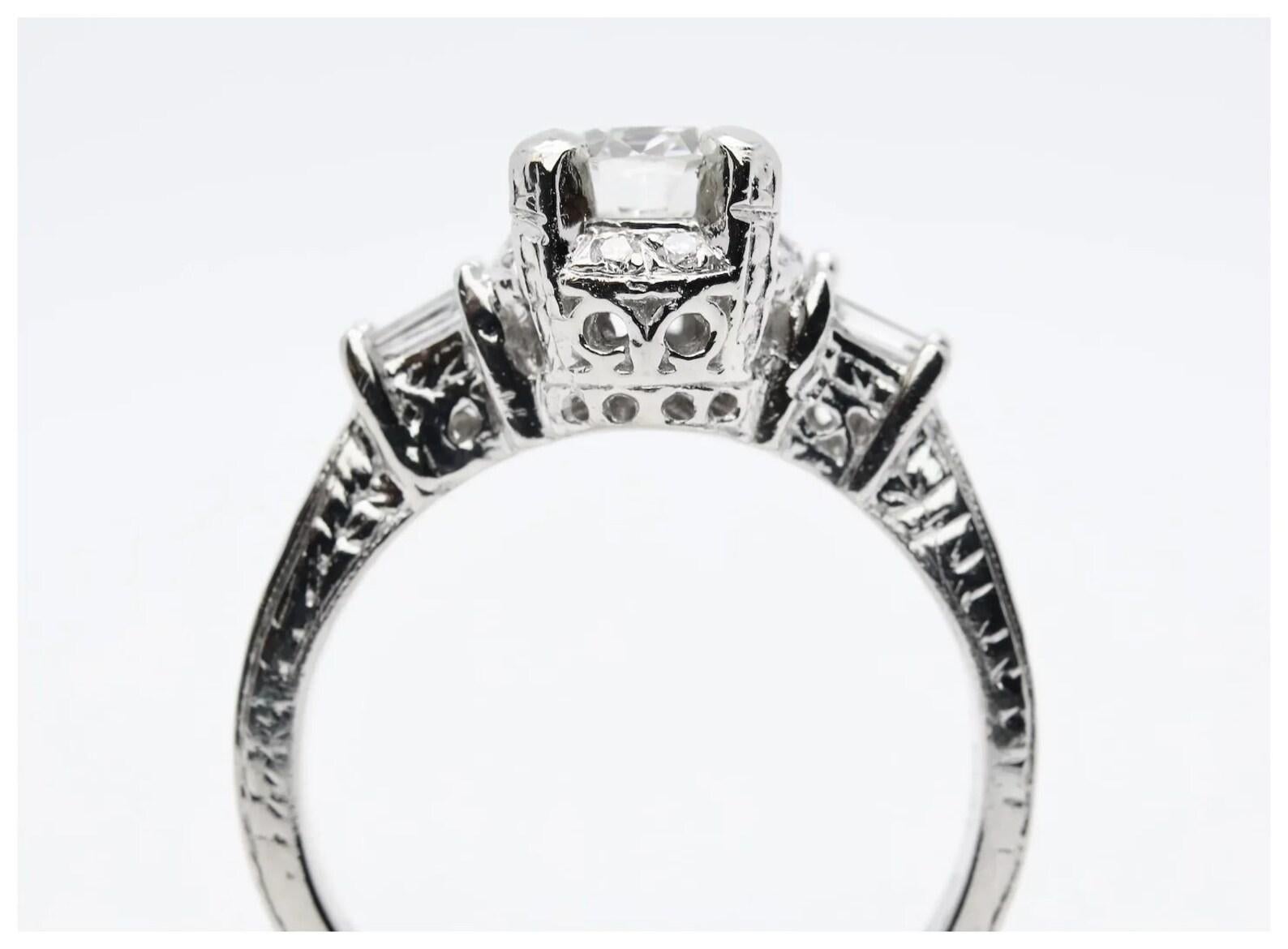 Classic 1.13ctw Diamond Engagement Ring in Platinum Halo Mounting In Good Condition For Sale In Boston, MA