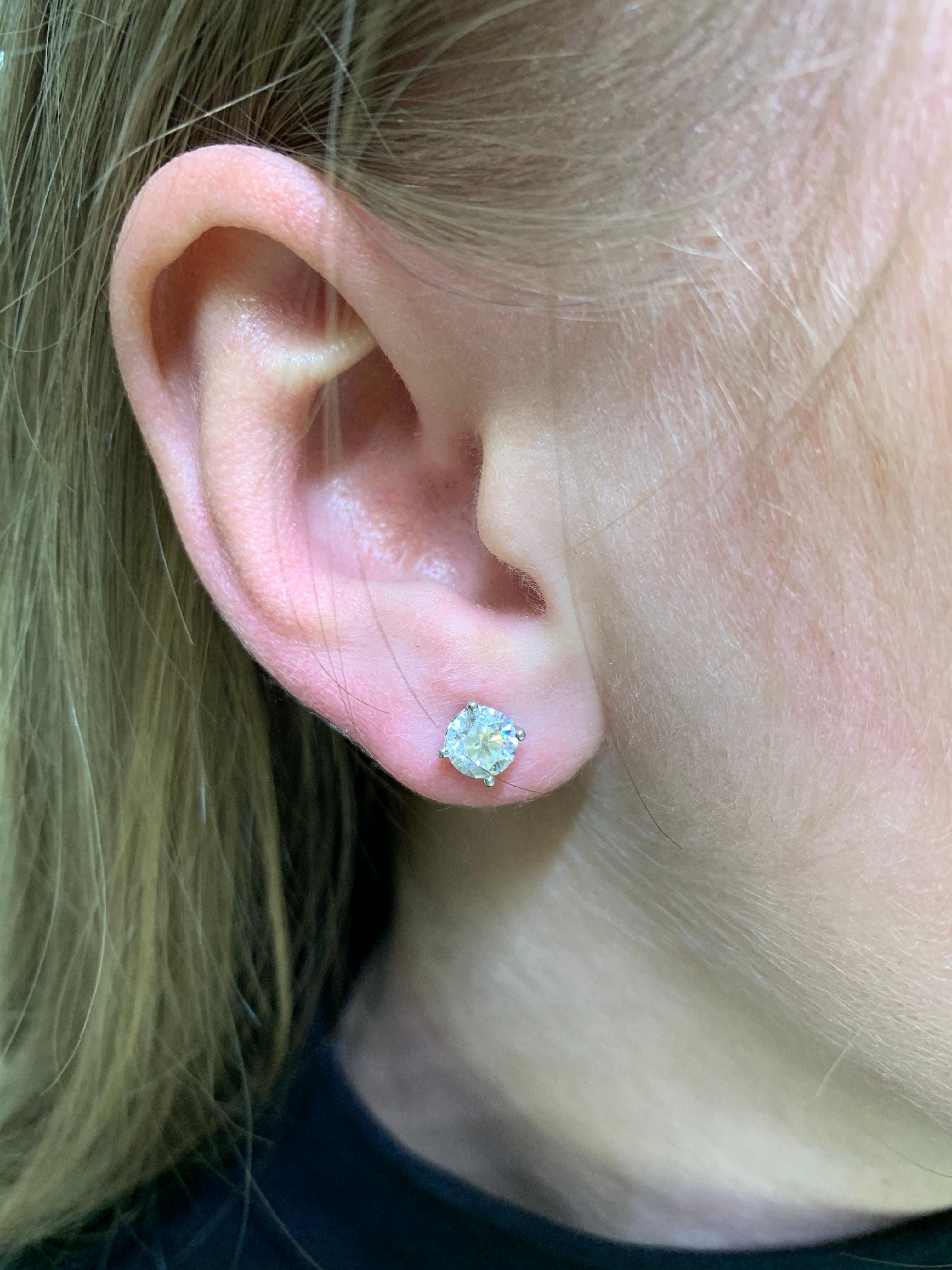 1.4 ctw diamond stud earrings