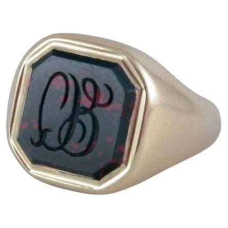 Classic 14 karat gold ring. Rhodonit with monogram. Mid-20th C. For Sale