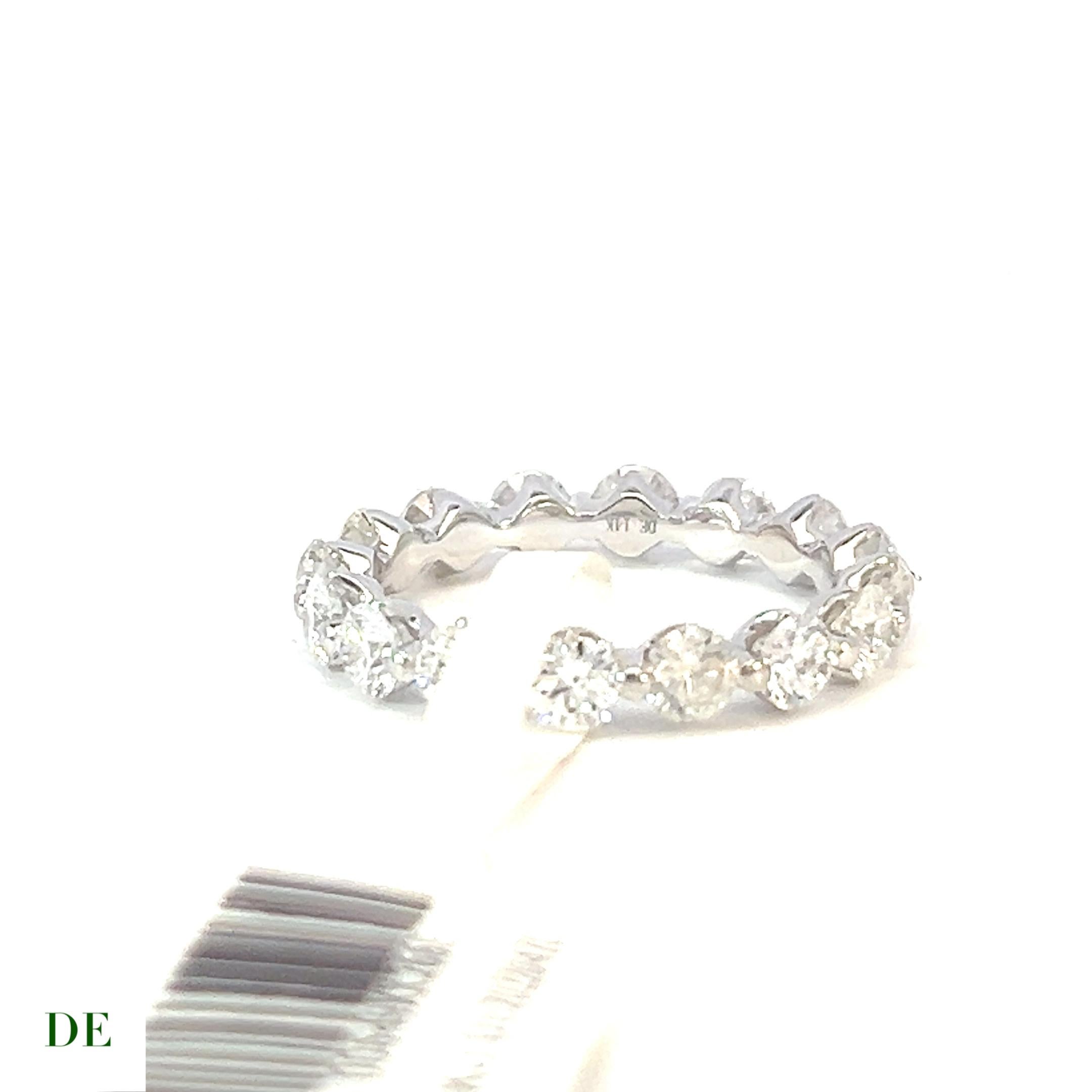 Taille brillant Classic 14k Gold 2.14 Carat Elegance Band Diamond Ring en vente
