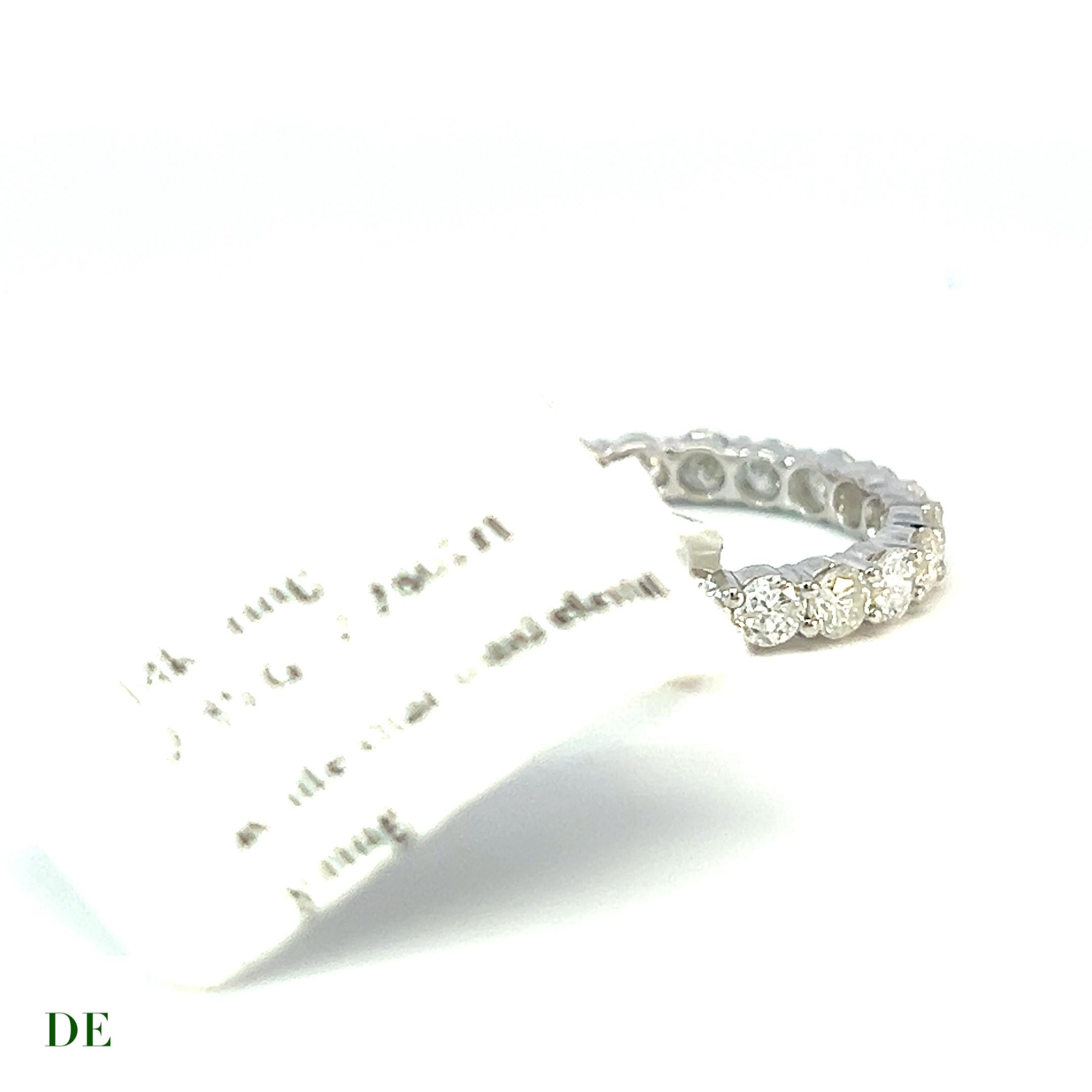 Classic 14k Gold 2.286 Carat Elegance Band Diamond Ring

Voici la bague classique en or 14k de 2,286 carats pour un anneau d'éternité en diamant. Cette bague extraordinaire est une véritable incarnation du luxe, de l'élégance et de la beauté