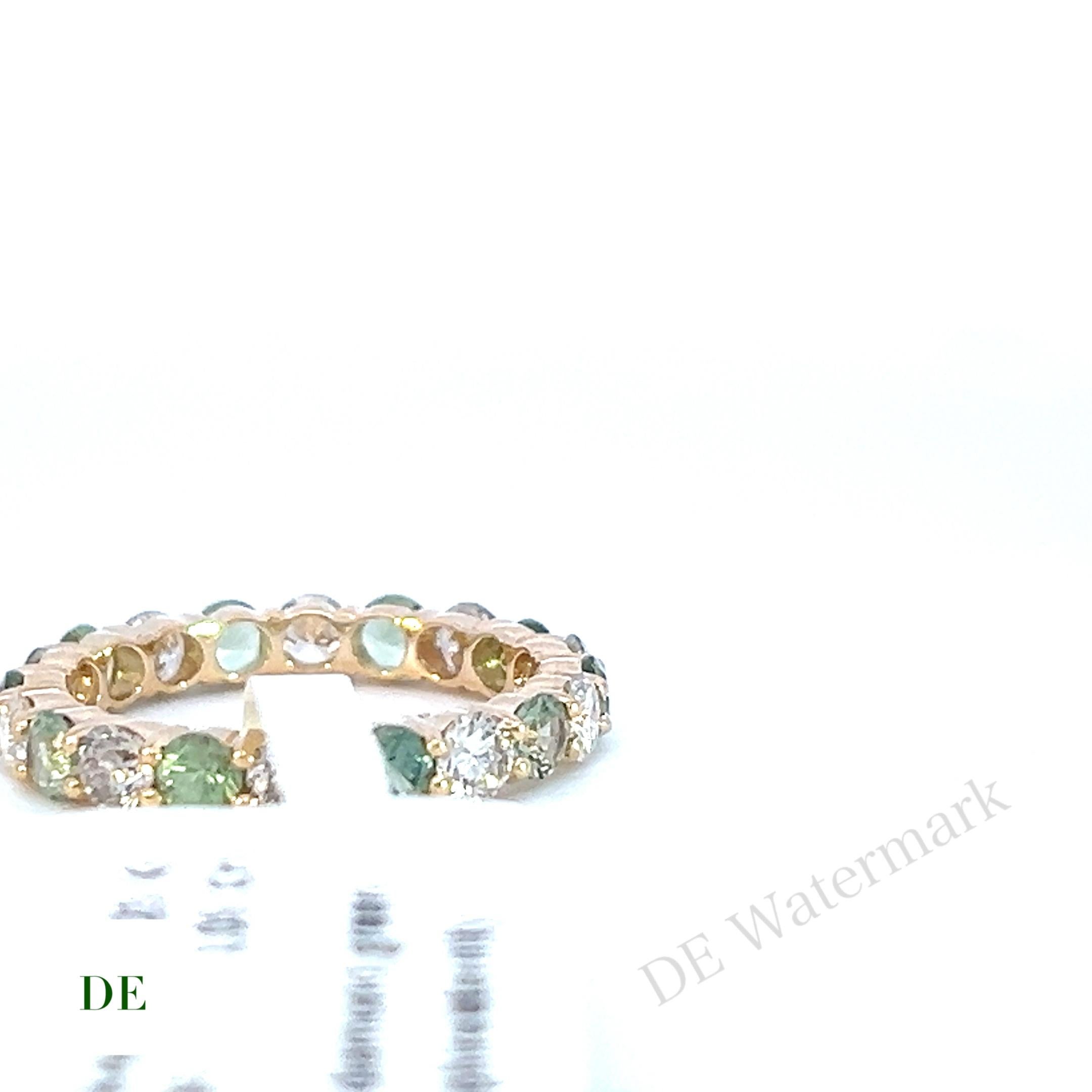Brilliant Cut Classic 14k White 1.09 crt Diamond 1.35 Crt Green Sapphire Eternity Band Ring For Sale