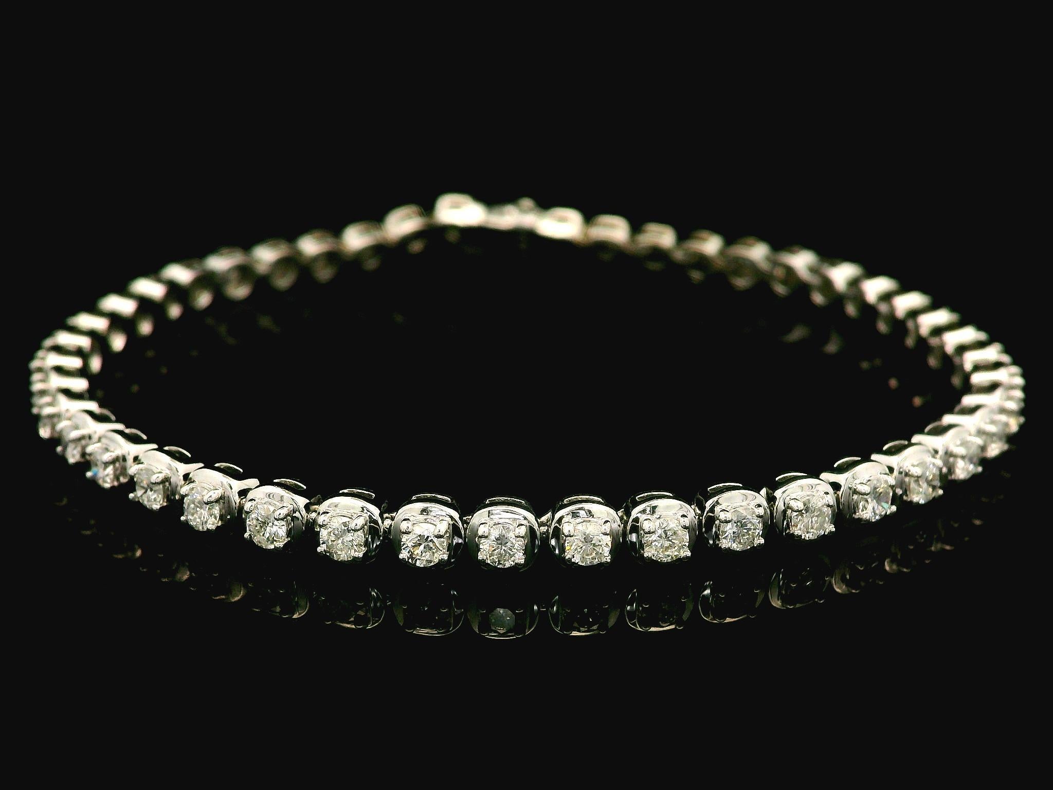 Classic 14k White Gold 1.8ctw Diamond Cushion Link Line Tennis Bracelet 2