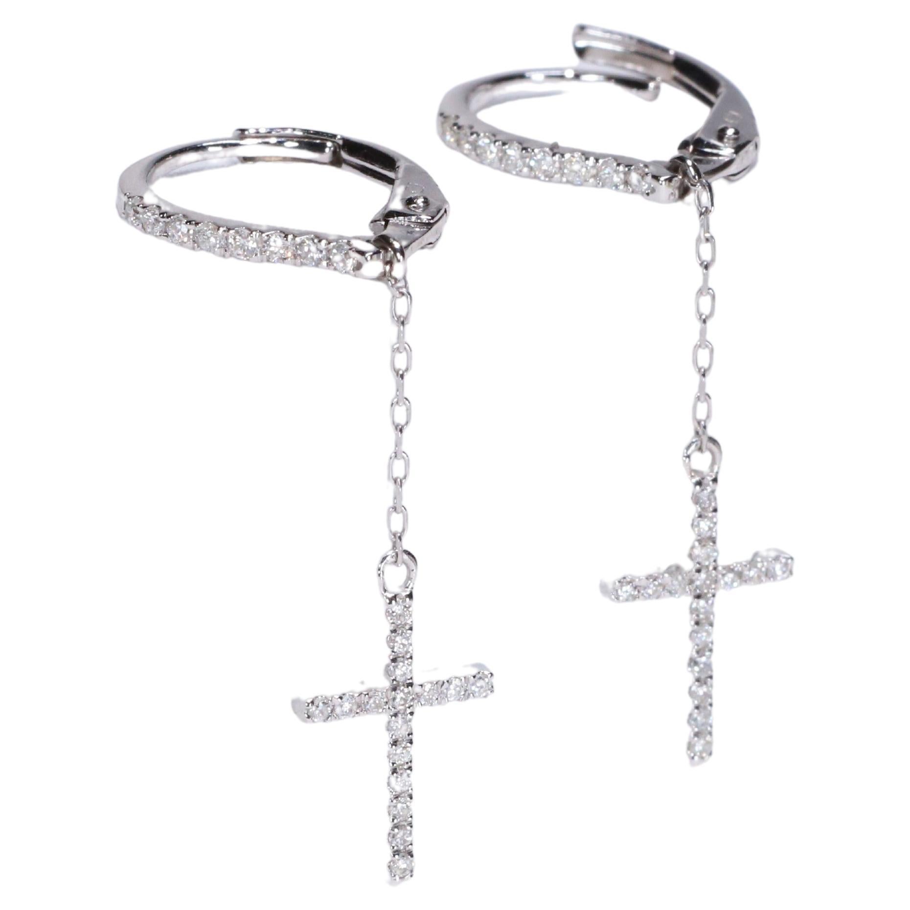 Classic 14k White Gold Round-cut White Diamond Accents Hoop Earring