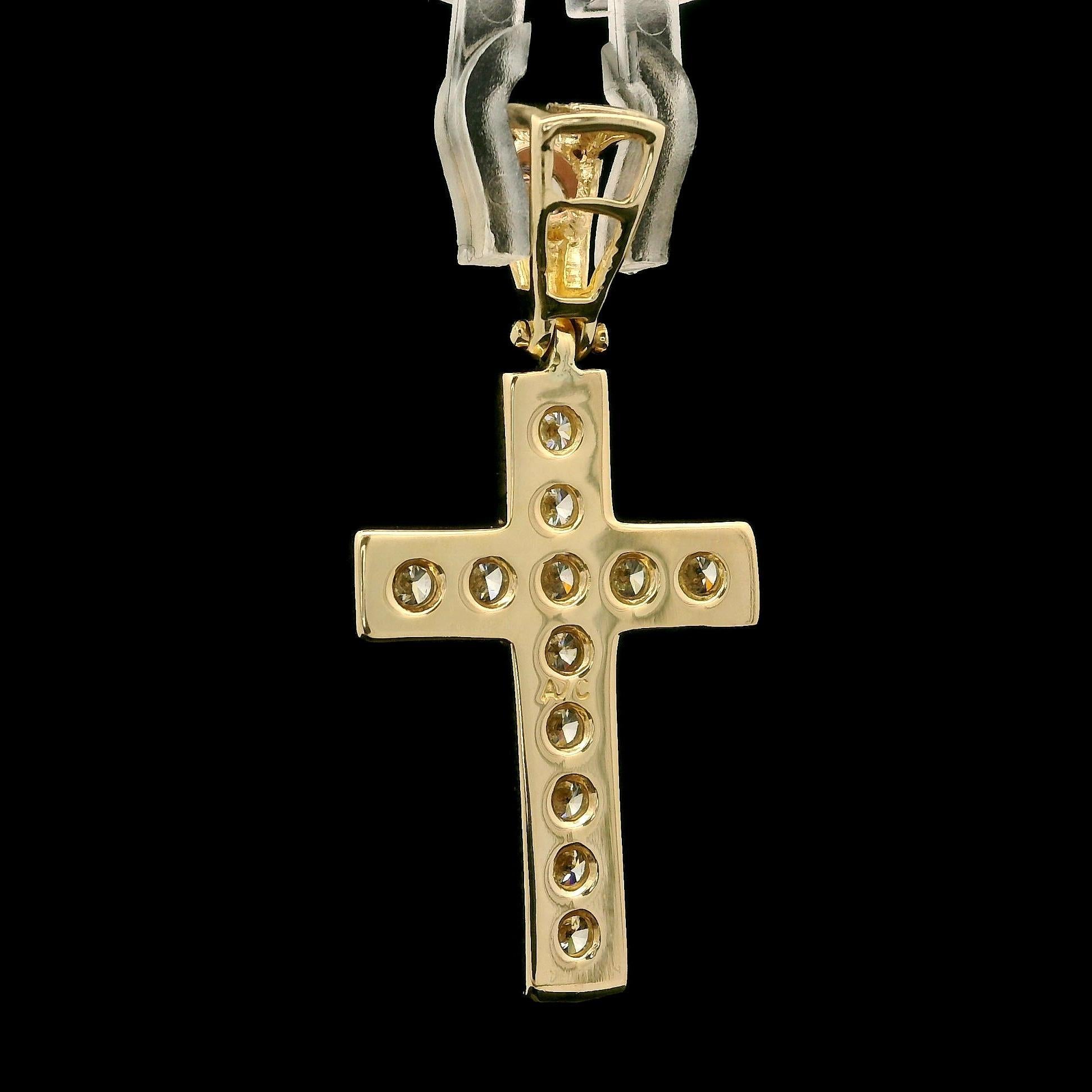 Taglio brillante Ciondolo classico a forma di croce in oro giallo 14k con diamante incandescente da 1,0 carati incastonato a canale in vendita