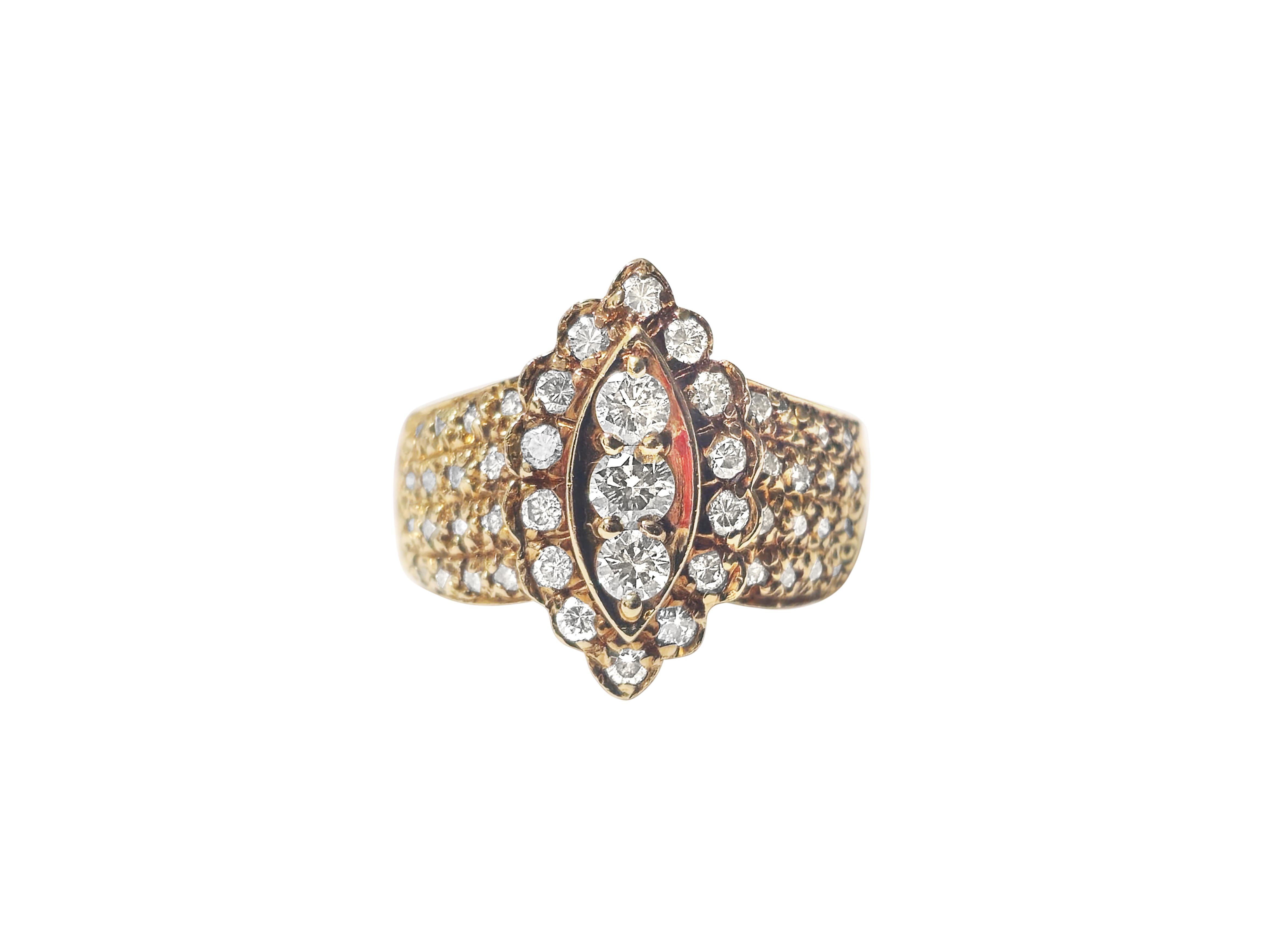 Women's Classic 14k Yellow Gold 2.3 carat Diamond Ring For Sale