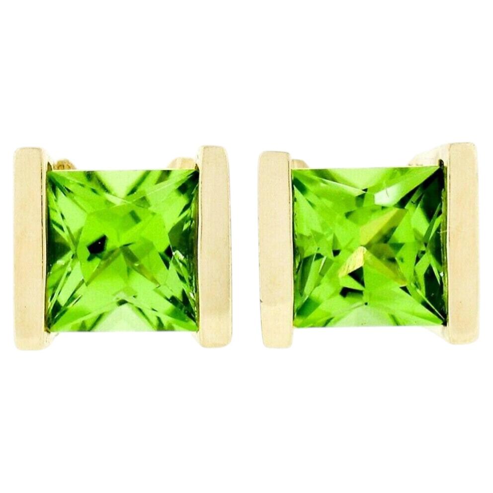 Pendientes clásicos de oro amarillo de 14 quilates, talla cuadrada de 2,60 ct, engastados con peridoto
