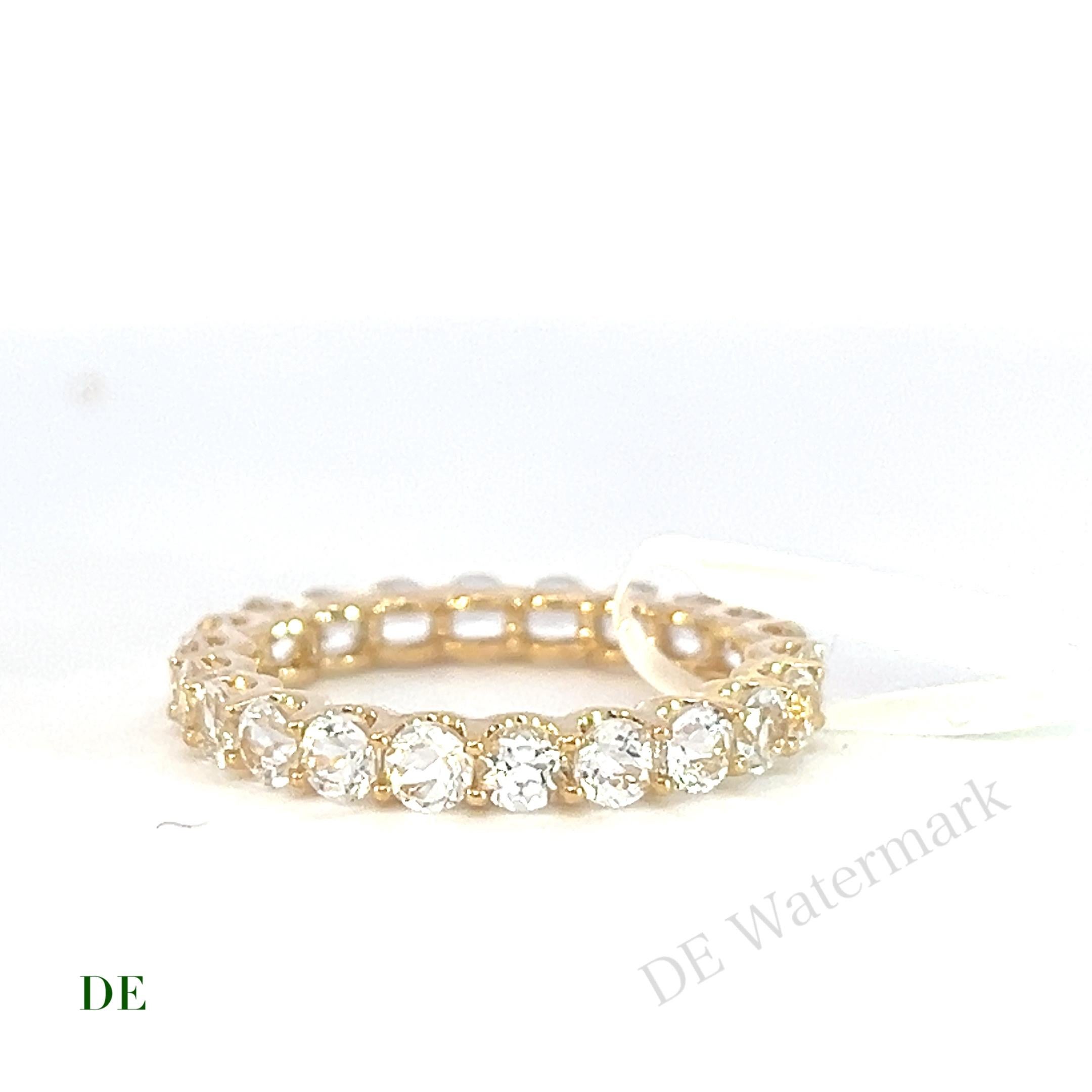 Classic 14k Yellow Gold 2.95 Carat Round Topaz Eternity Band Ring In New Condition For Sale In kowloon, Kowloon
