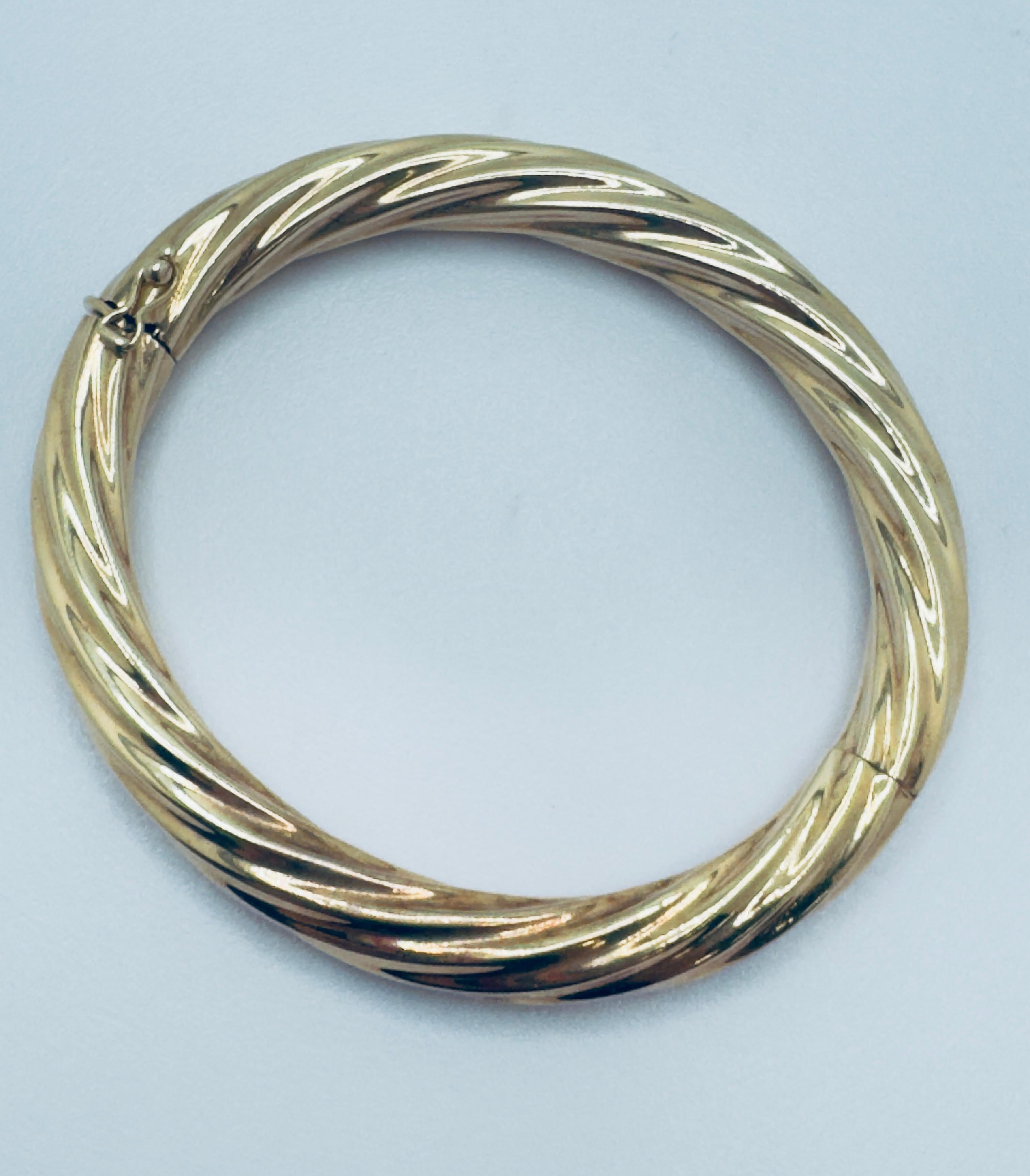 Pulsera clásica de oro amarillo de 14 quilates Cable Twist en venta 5