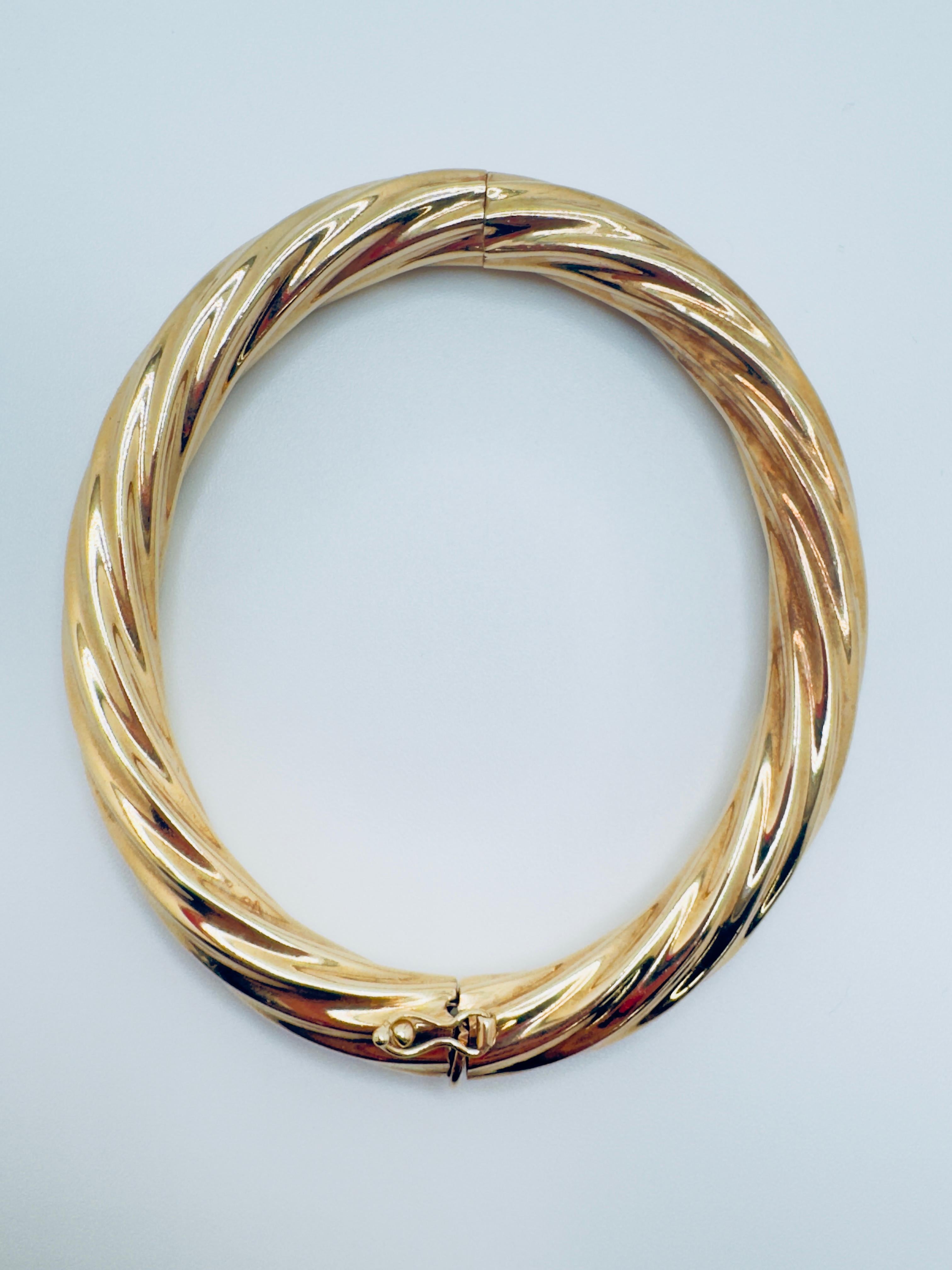 Pulsera clásica de oro amarillo de 14 quilates Cable Twist en Bueno estado para la venta en Palm Desert, CA