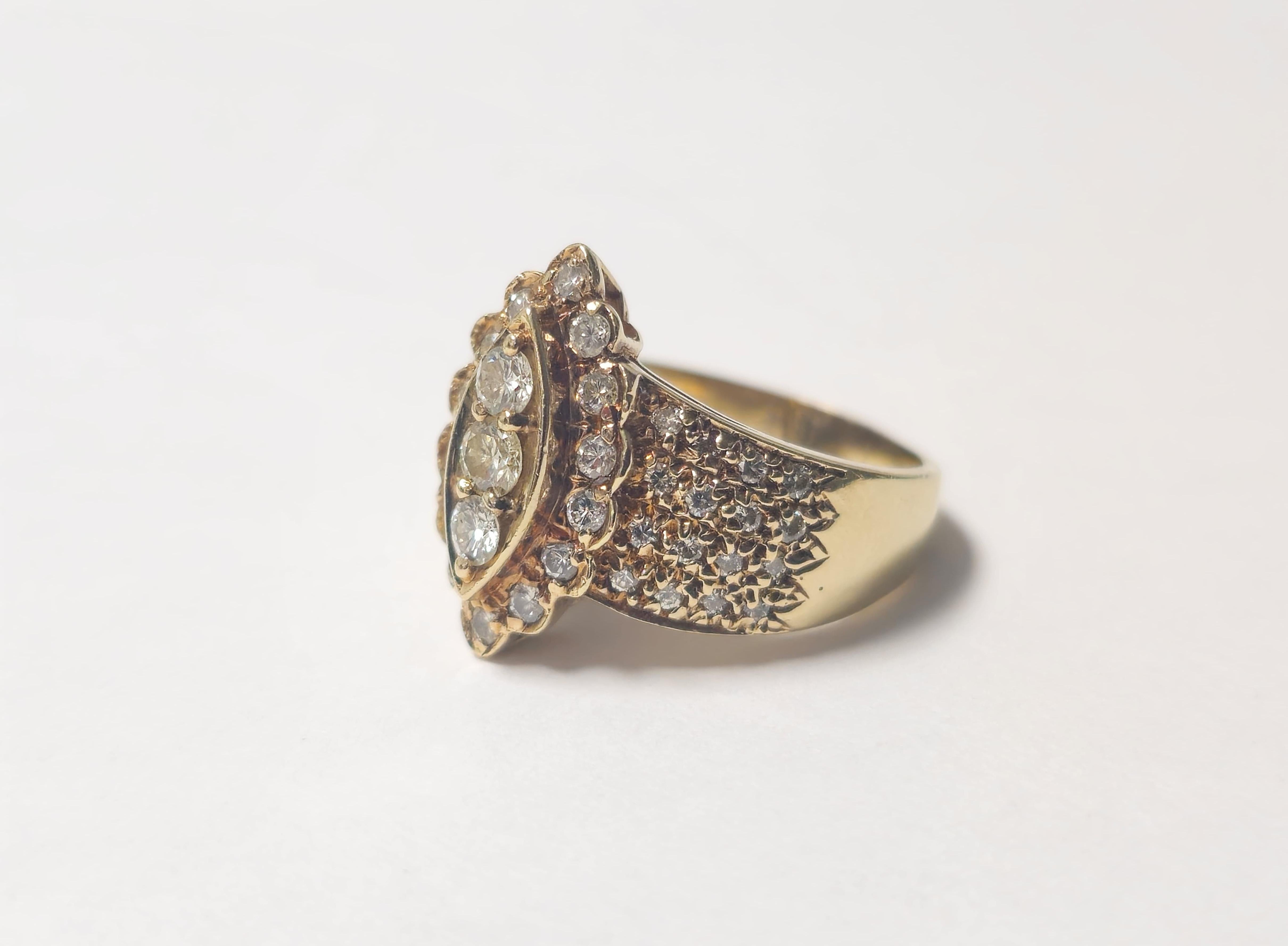 Round Cut Classic 14k Yellow Gold Diamond Ring For Sale