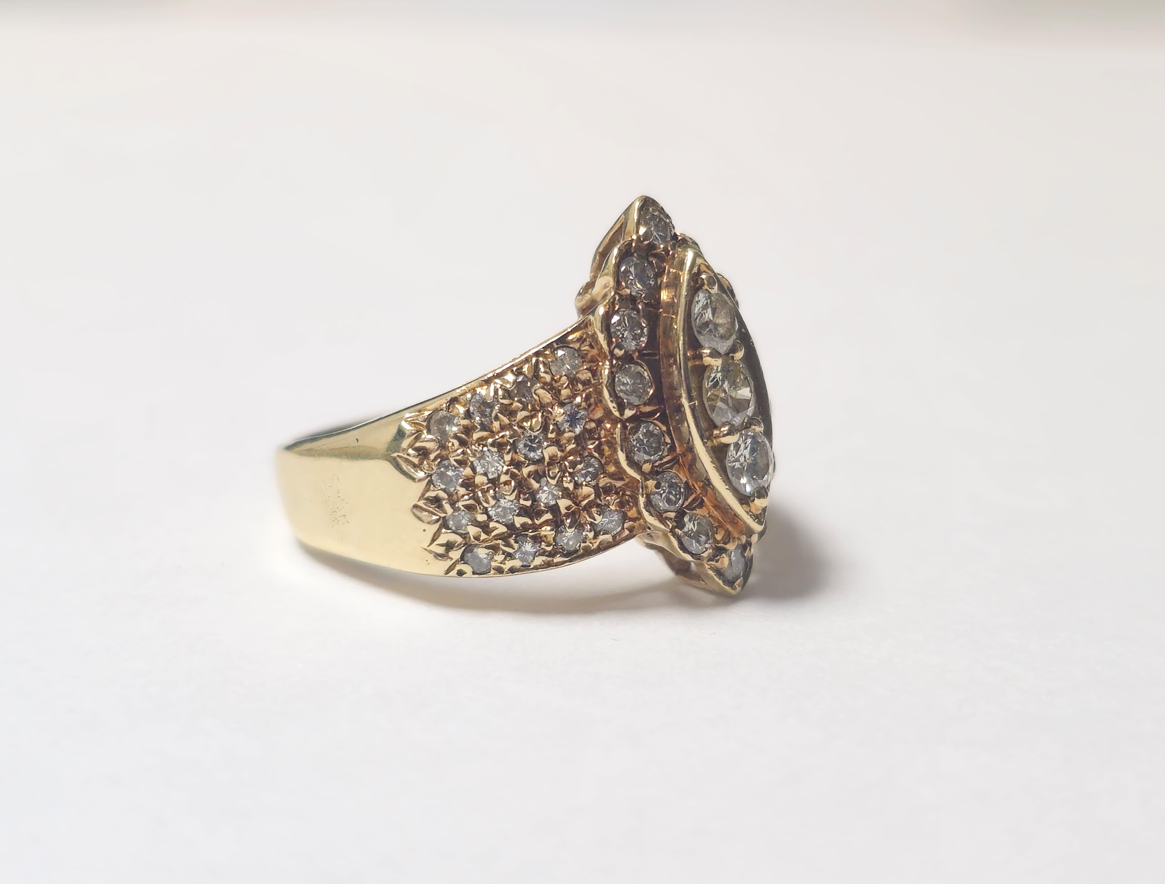 Classic 14k Yellow Gold Diamond Ring In Excellent Condition For Sale In Miami, FL