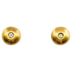 Pendientes clásicos de oro amarillo de 14k con diamantes