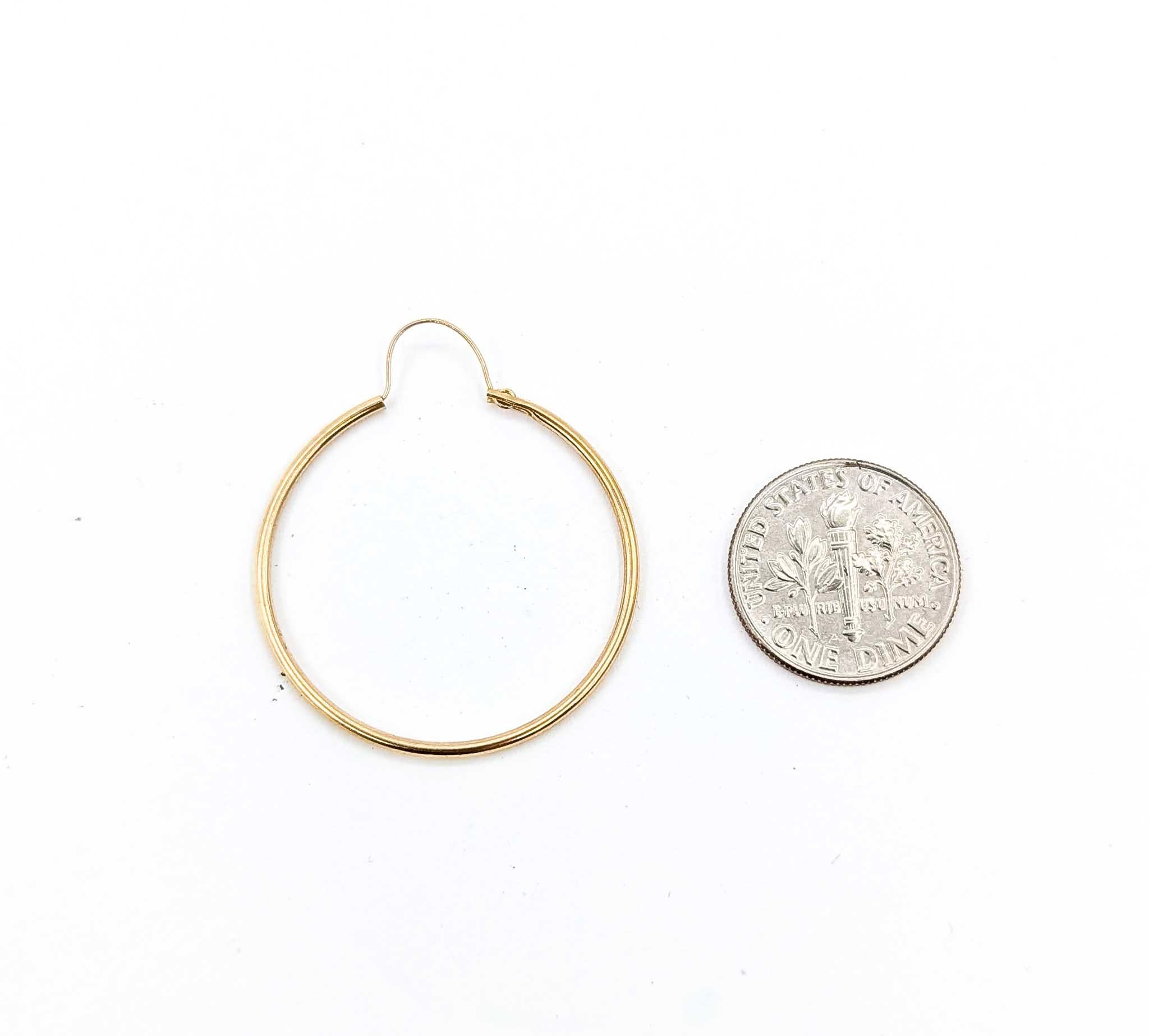Pendientes de aro clásicos de oro amarillo de 14k en venta 2