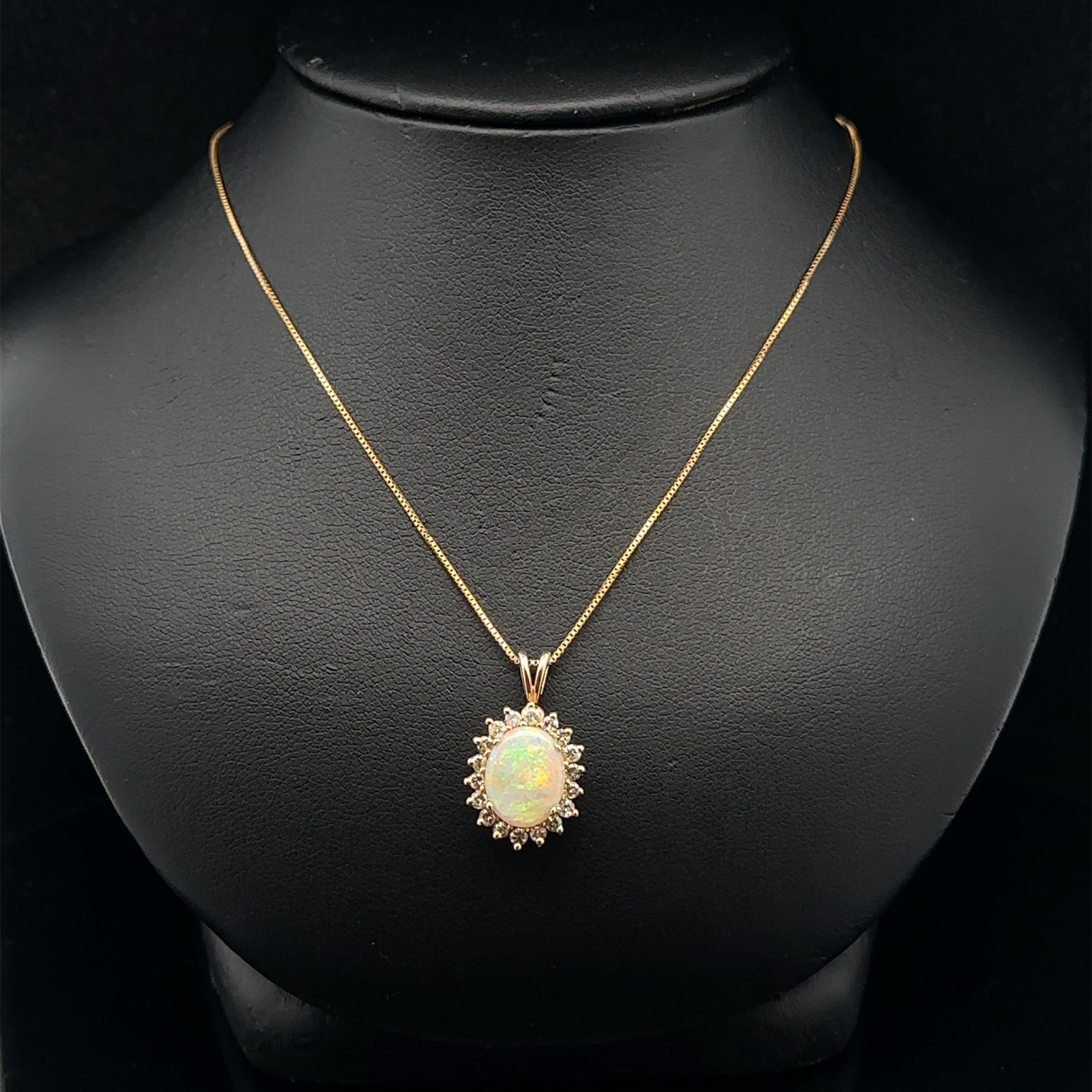 Collana classica in oro giallo 14k con ciondolo a raggiera con diamante da 0,45 carati con catena a scatola da 18