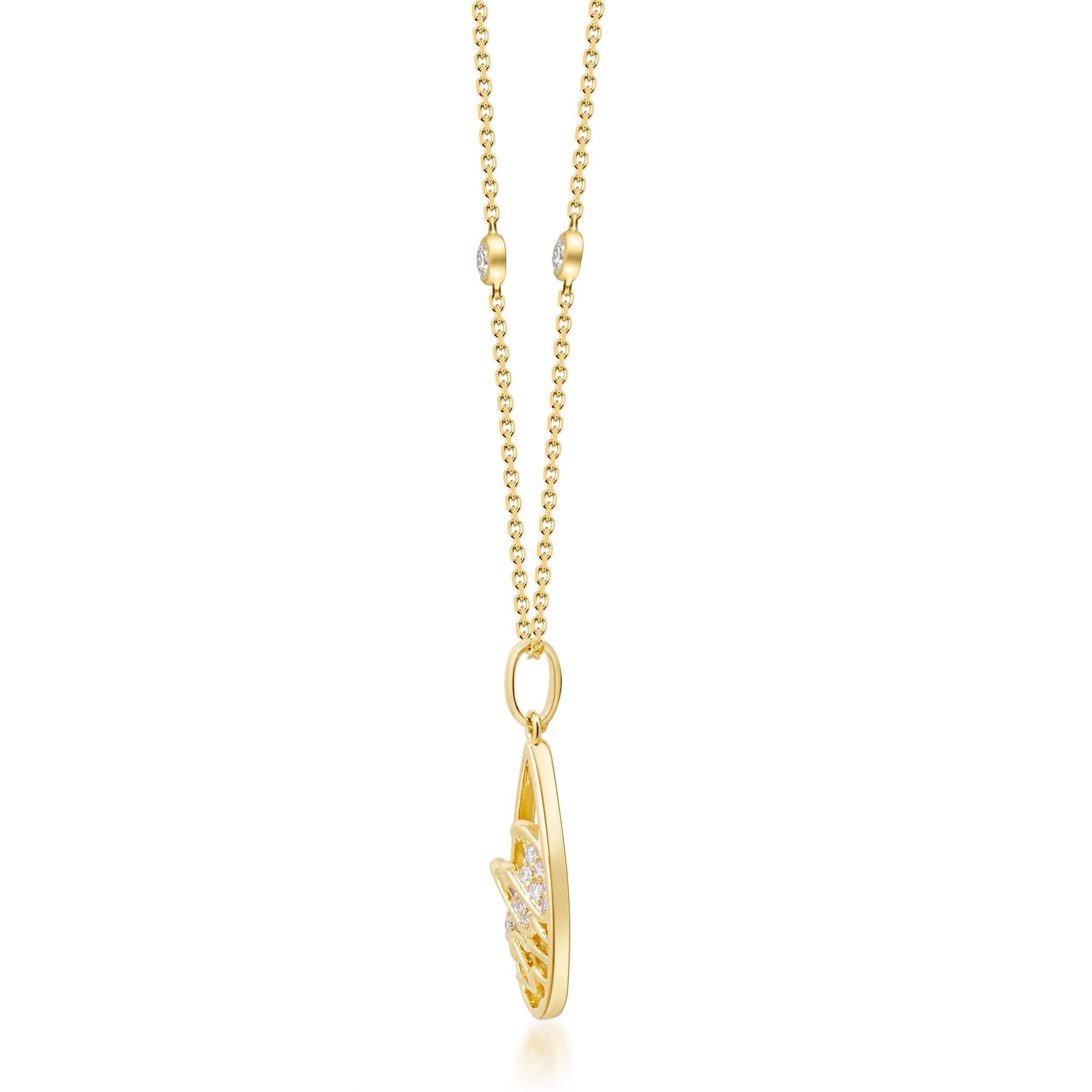 * Add our Seas the Day Pendant from Smithsonian collection designed by G&G as a shiny reminder to make the most of the present moment. This solid gold pear circle feature three layers of textured waves, perfect for any ocean-lover.
* The Smithsonian