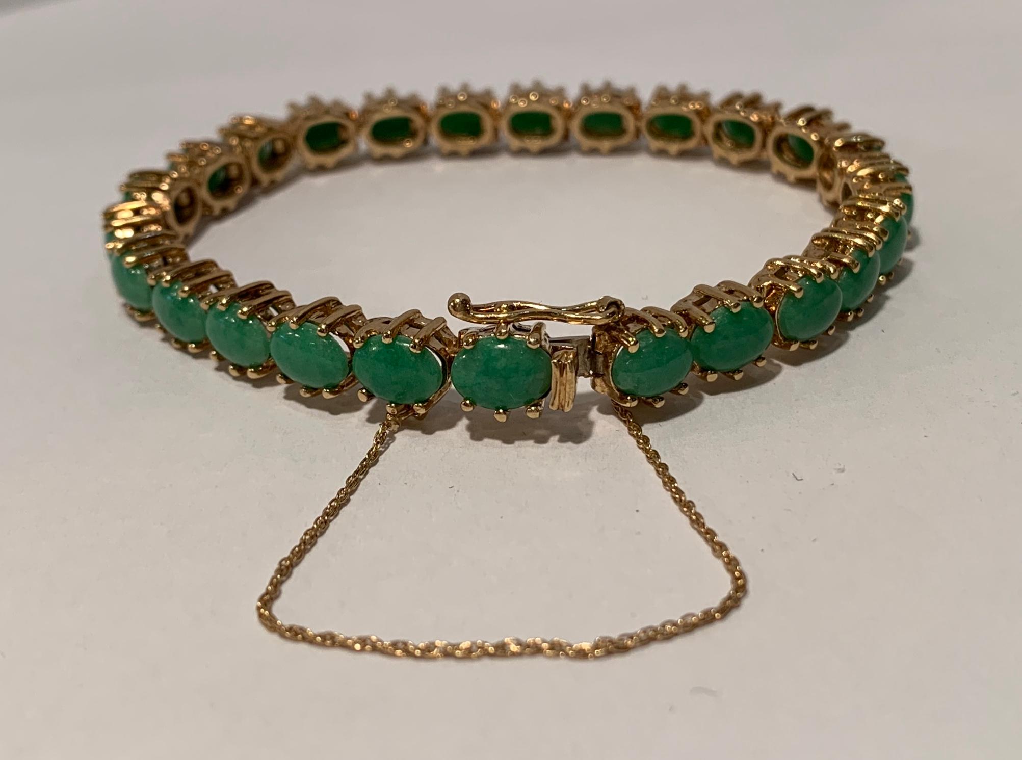 Classic 15.75 Carat Apple Green Jade Yellow Gold Cabochon Tennis Bracelet 4