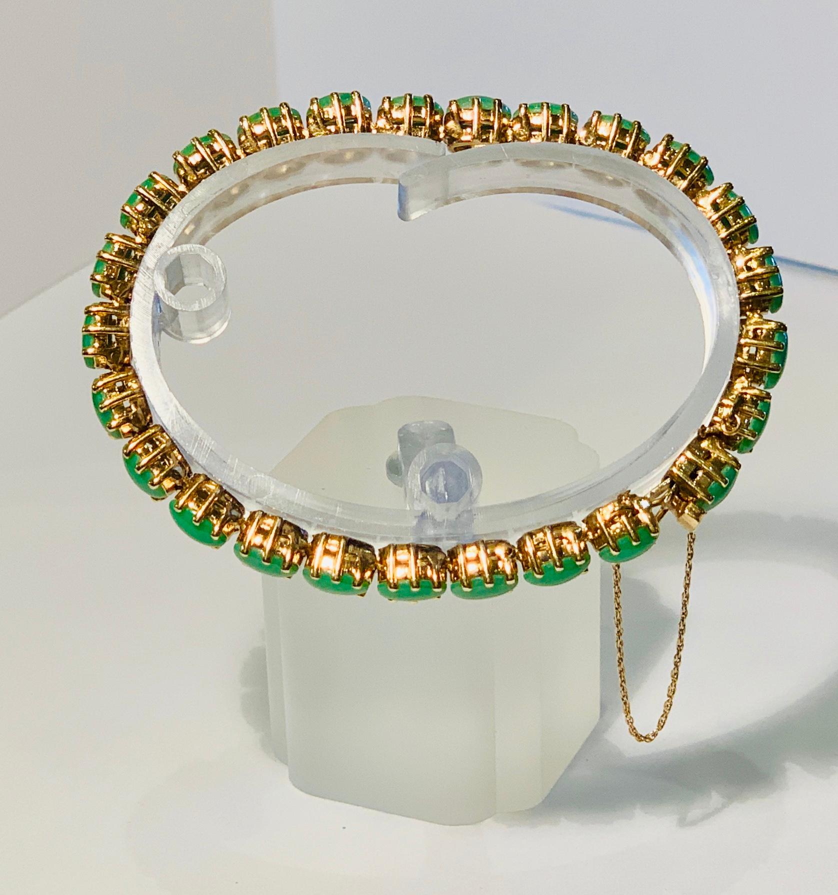 Classic 15.75 Carat Apple Green Jade Yellow Gold Cabochon Tennis Bracelet 8