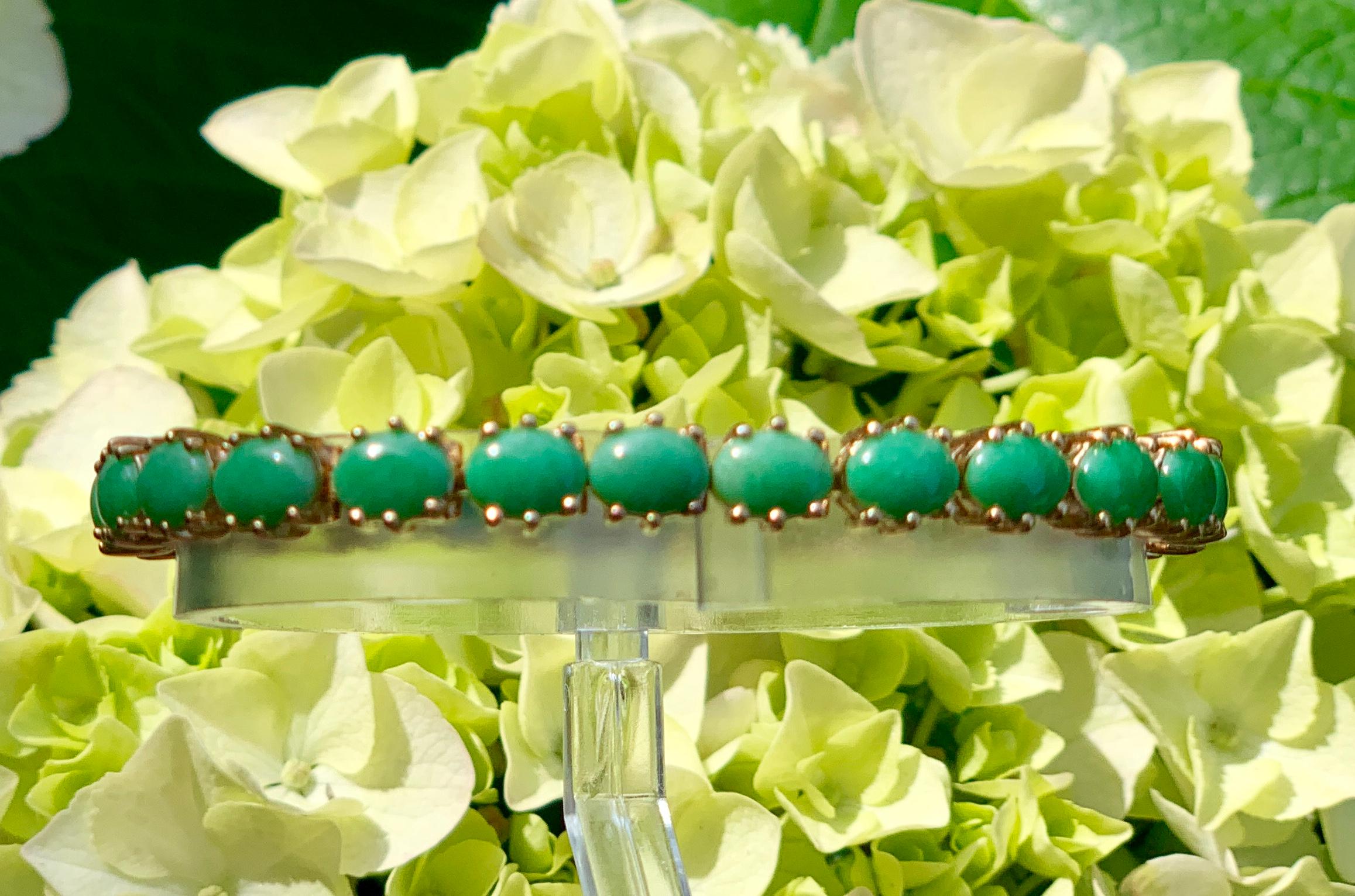 Classic 15.75 Carat Apple Green Jade Yellow Gold Cabochon Tennis Bracelet In Good Condition In Tustin, CA