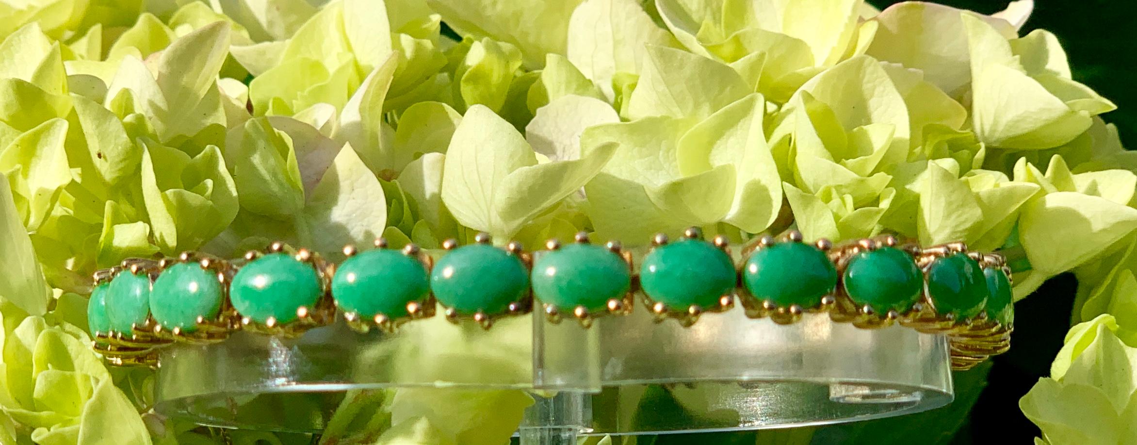Classic 15.75 Carat Apple Green Jade Yellow Gold Cabochon Tennis Bracelet 1