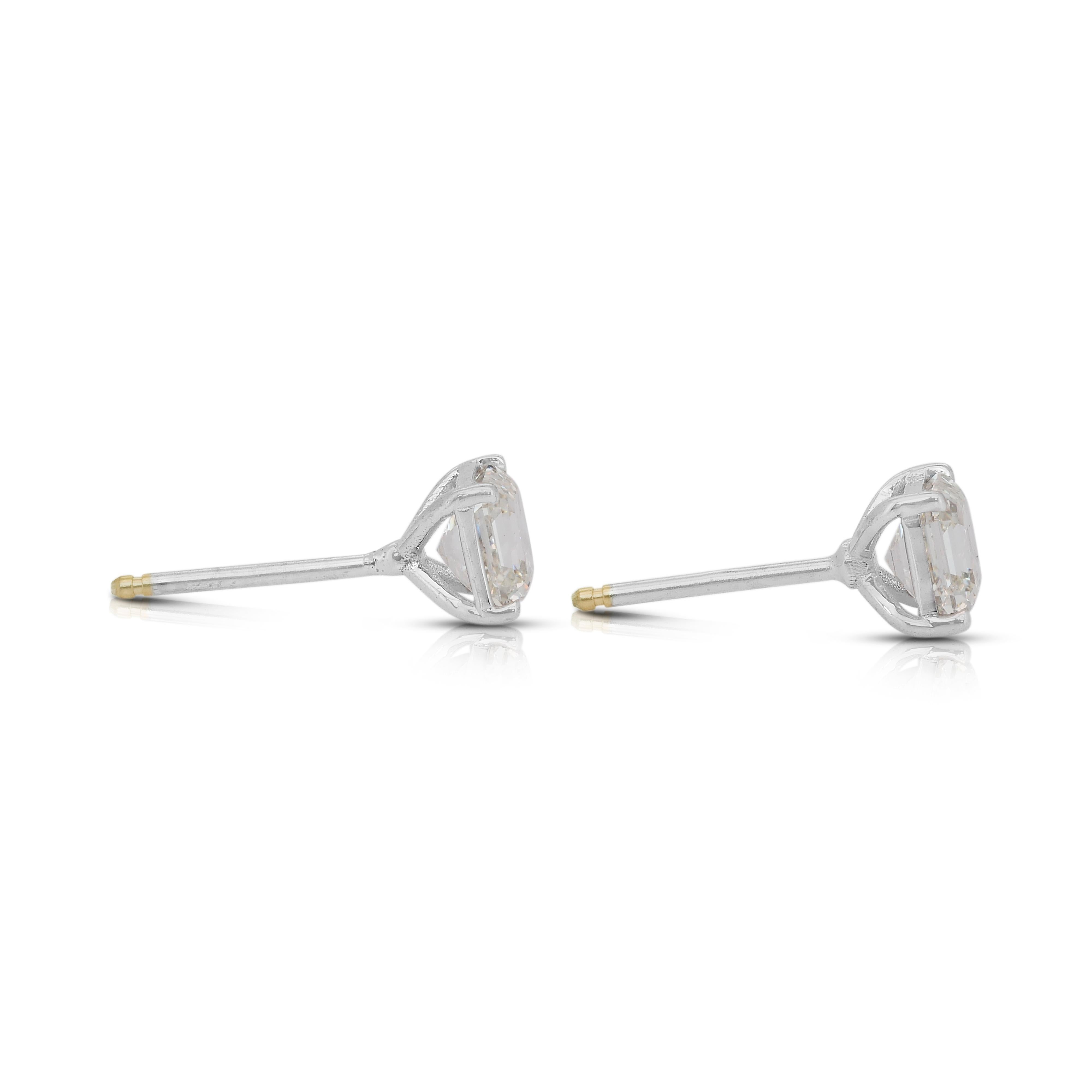 Classic 1.61ct Diamonds Stud Earrings in 18k White Gold - IGI Certified For Sale 1