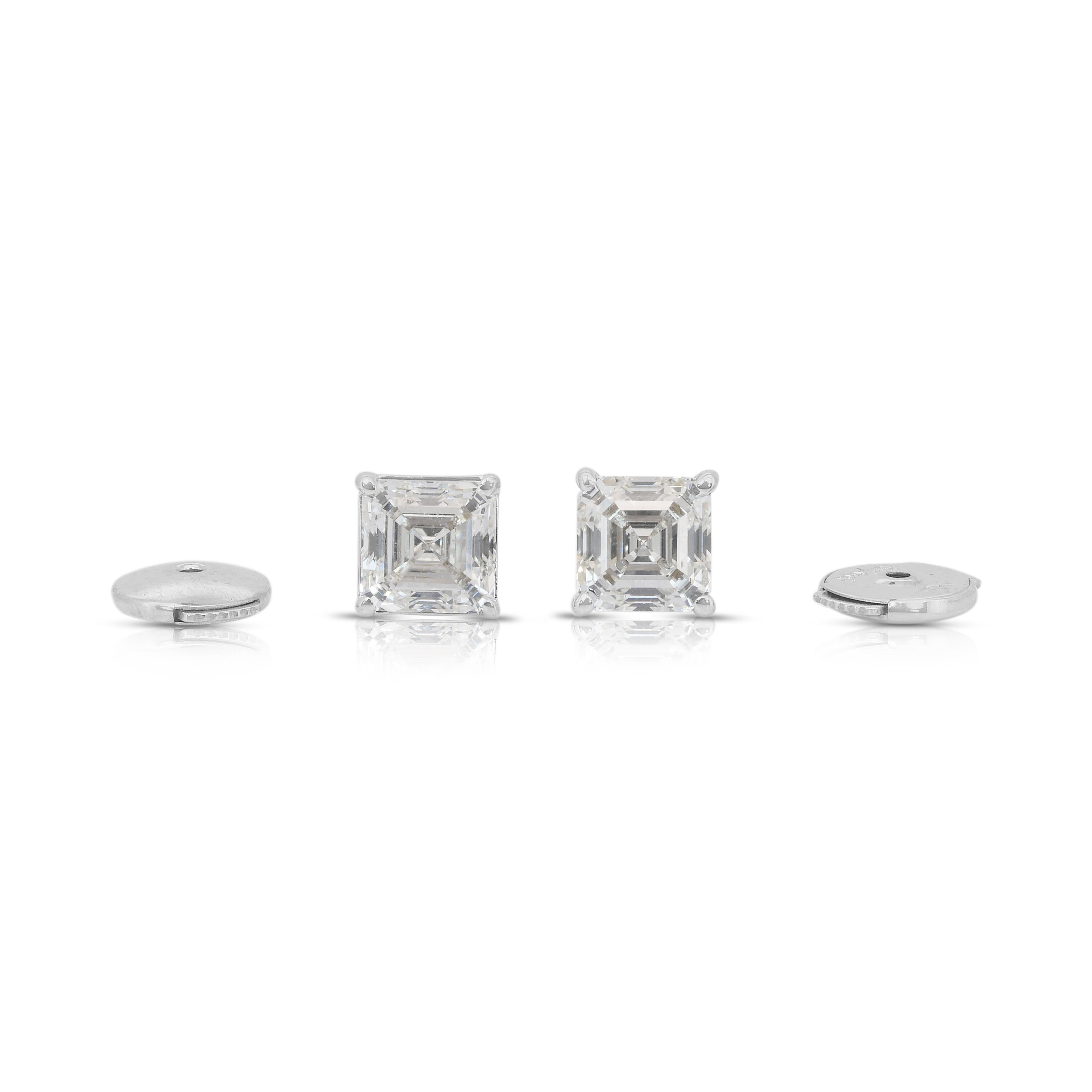 Classic 1.61ct Diamonds Stud Earrings in 18k White Gold - IGI Certified For Sale 3