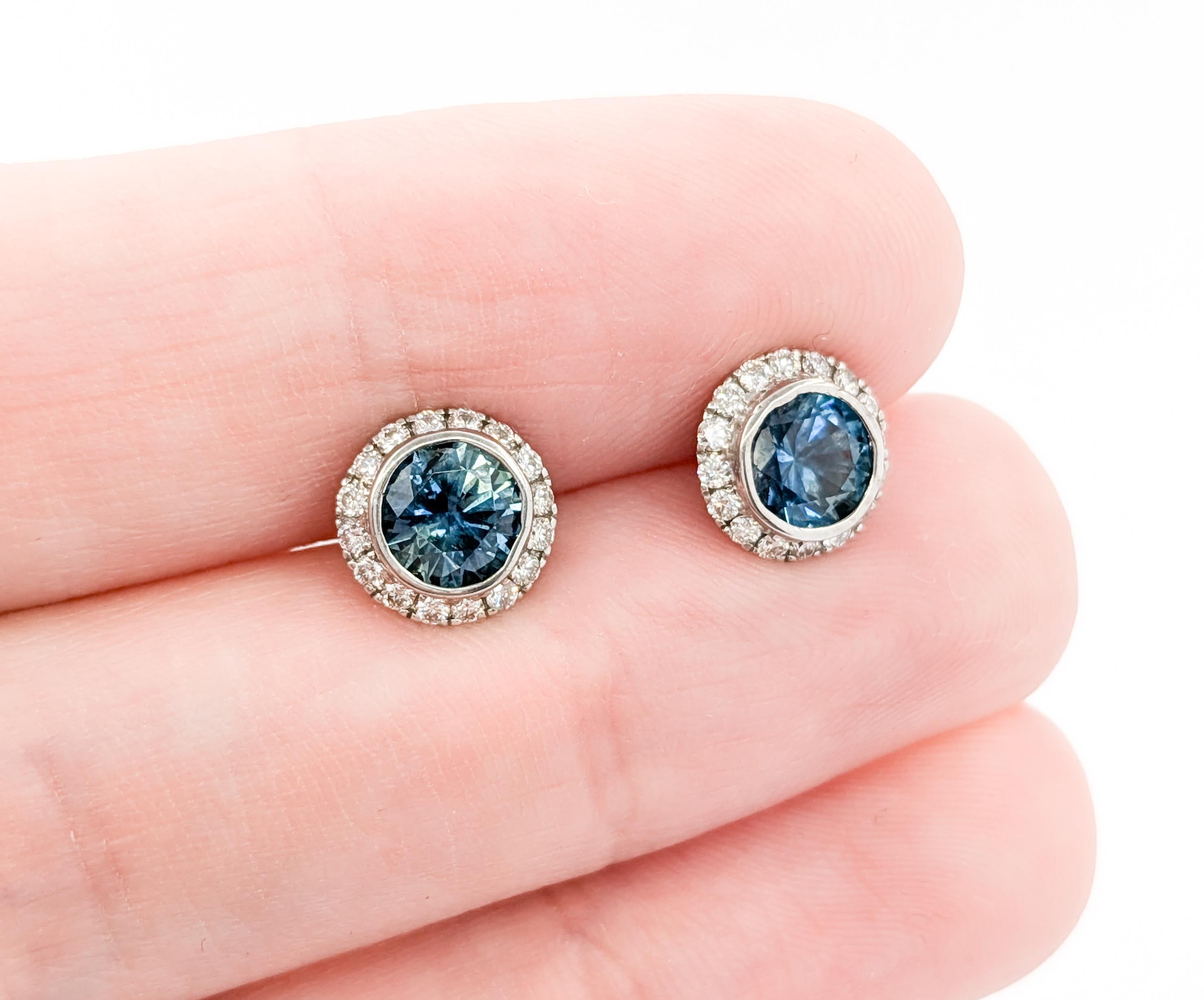 Contemporaneo Orecchini classici con zaffiro Montana e diamanti a raggiera da 1,63 ct. in oro bianco in vendita