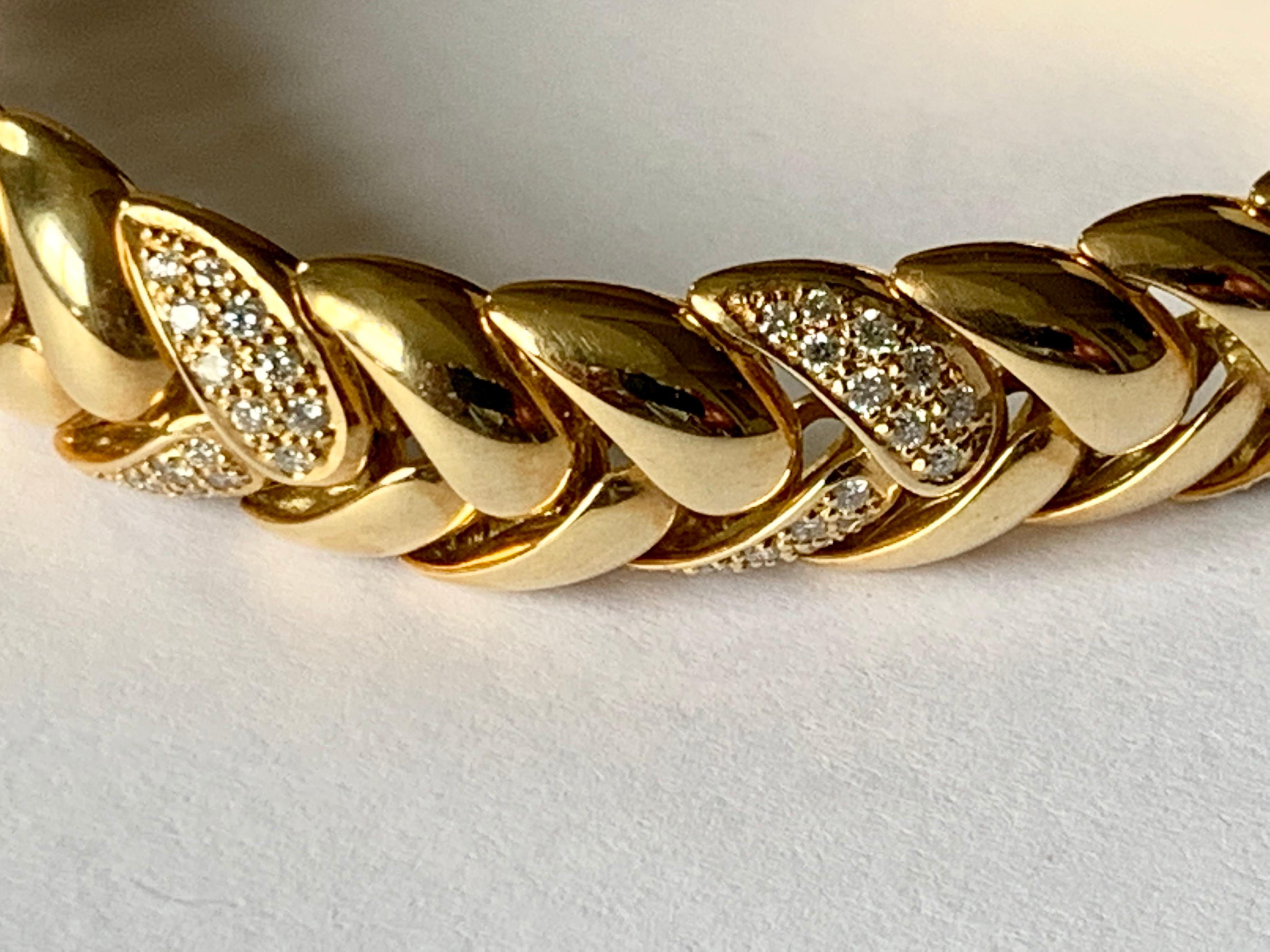 Classic 18 Karat Yellow Gold Diamond Bracelet by Gübelin, Switzerland In Excellent Condition For Sale In Zurich, Zollstrasse