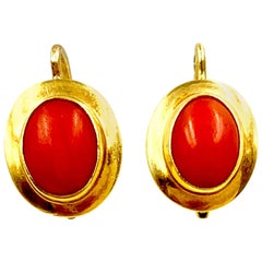 Classic 18 Karat Yellow Gold and Red Coral Oval Earrings, Italy, 20th Century