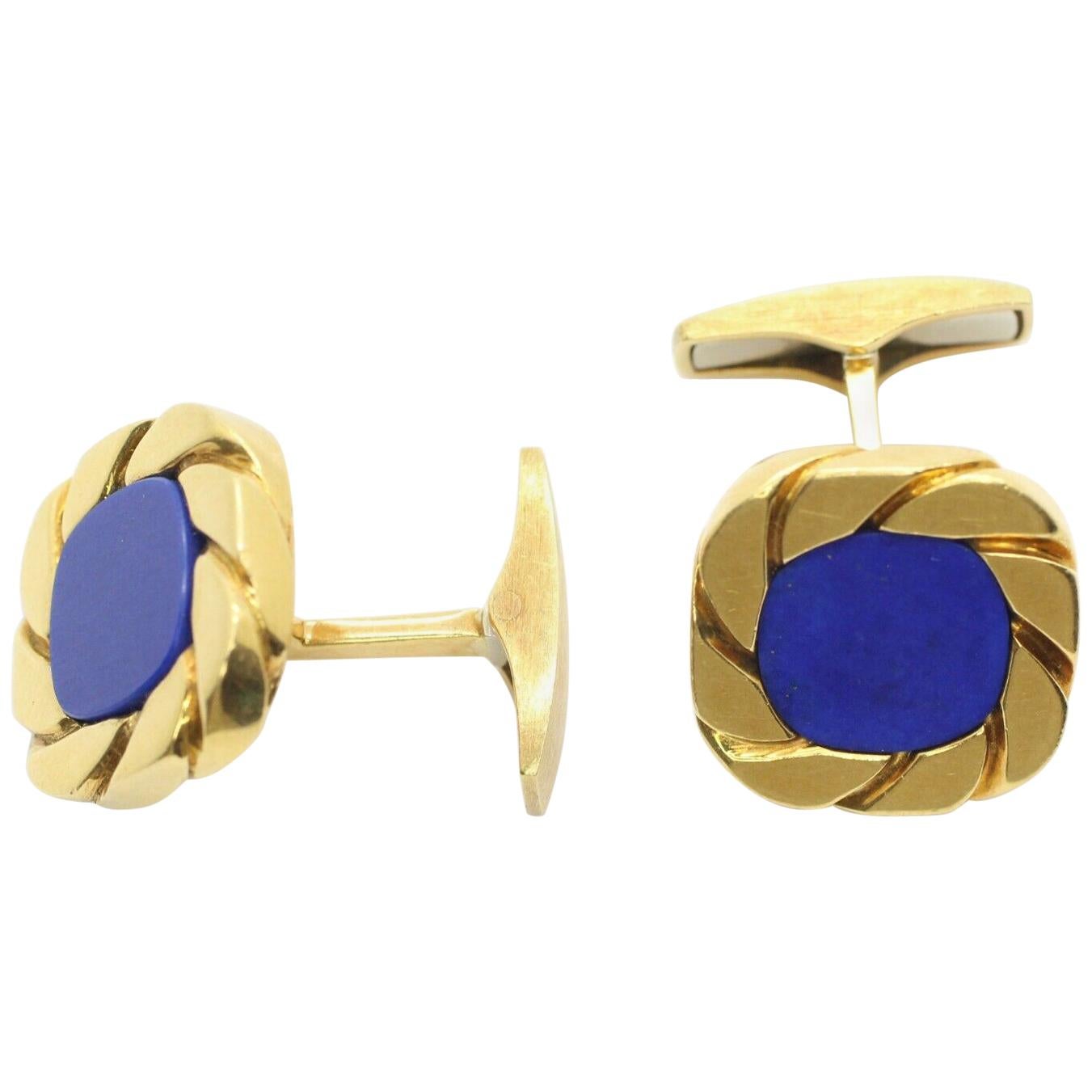 Classic 18 Karat Yellow Gold Cuf Flinks with Lapis Lazuli For Sale