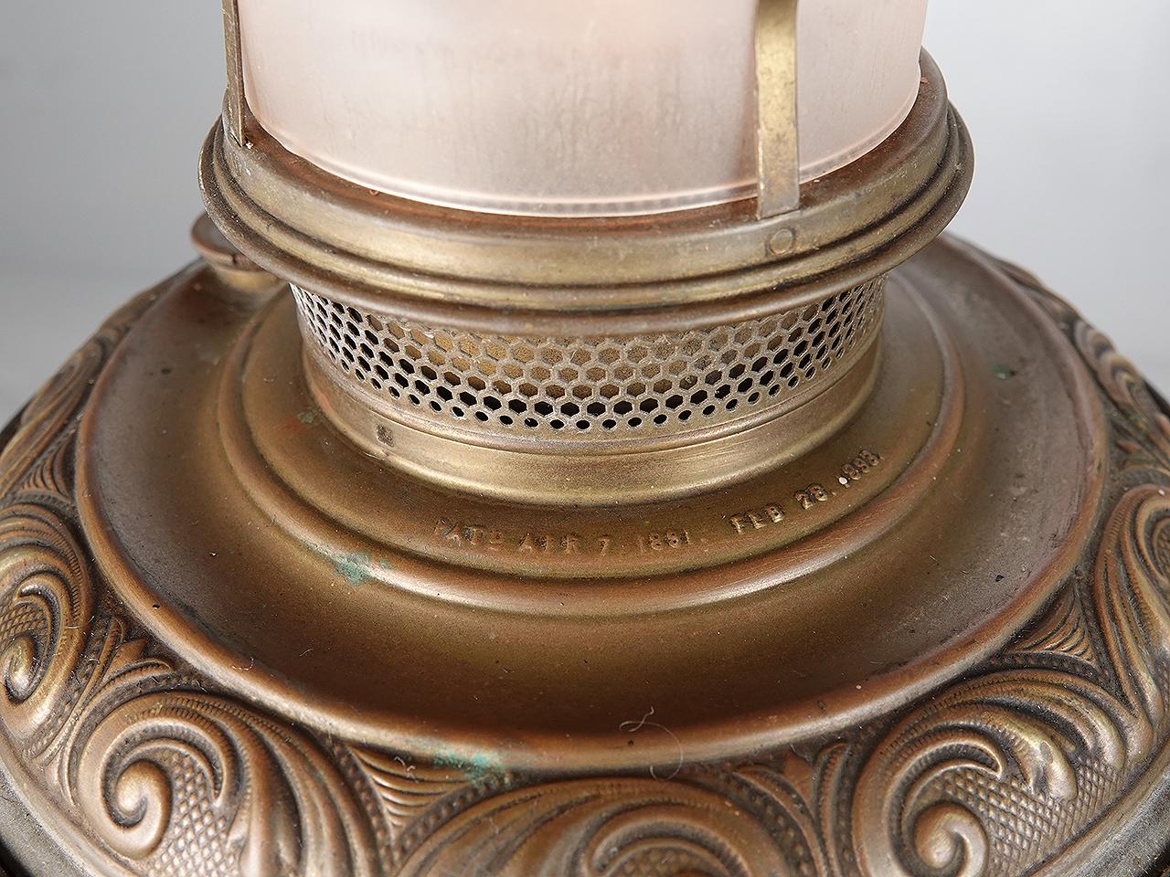 Classic 1800er Saloon Lampe (Messing) im Angebot