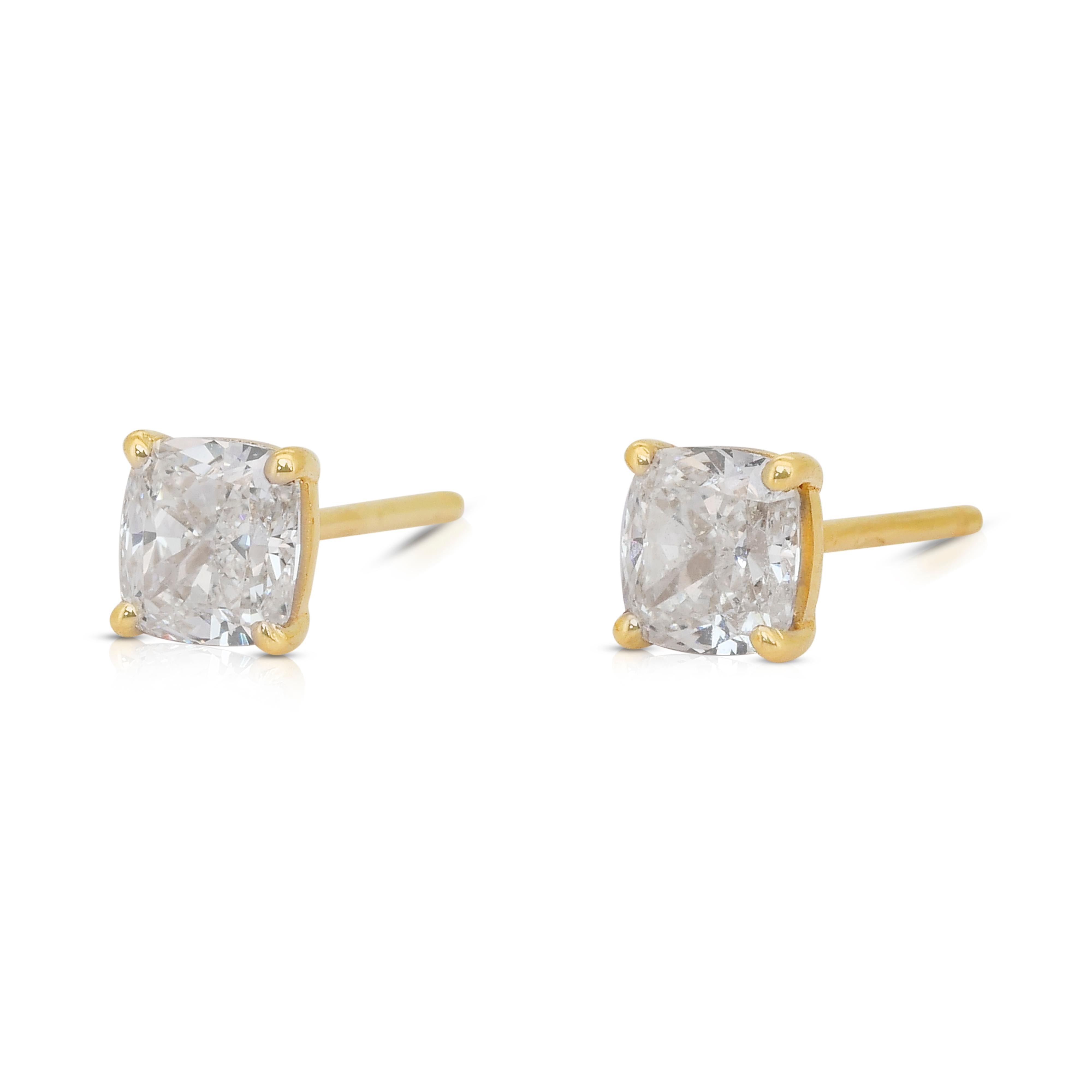 Classic 1.85ct Diamonds Stud Earrings in 18k Yellow Gold - IGI Certified In New Condition For Sale In רמת גן, IL
