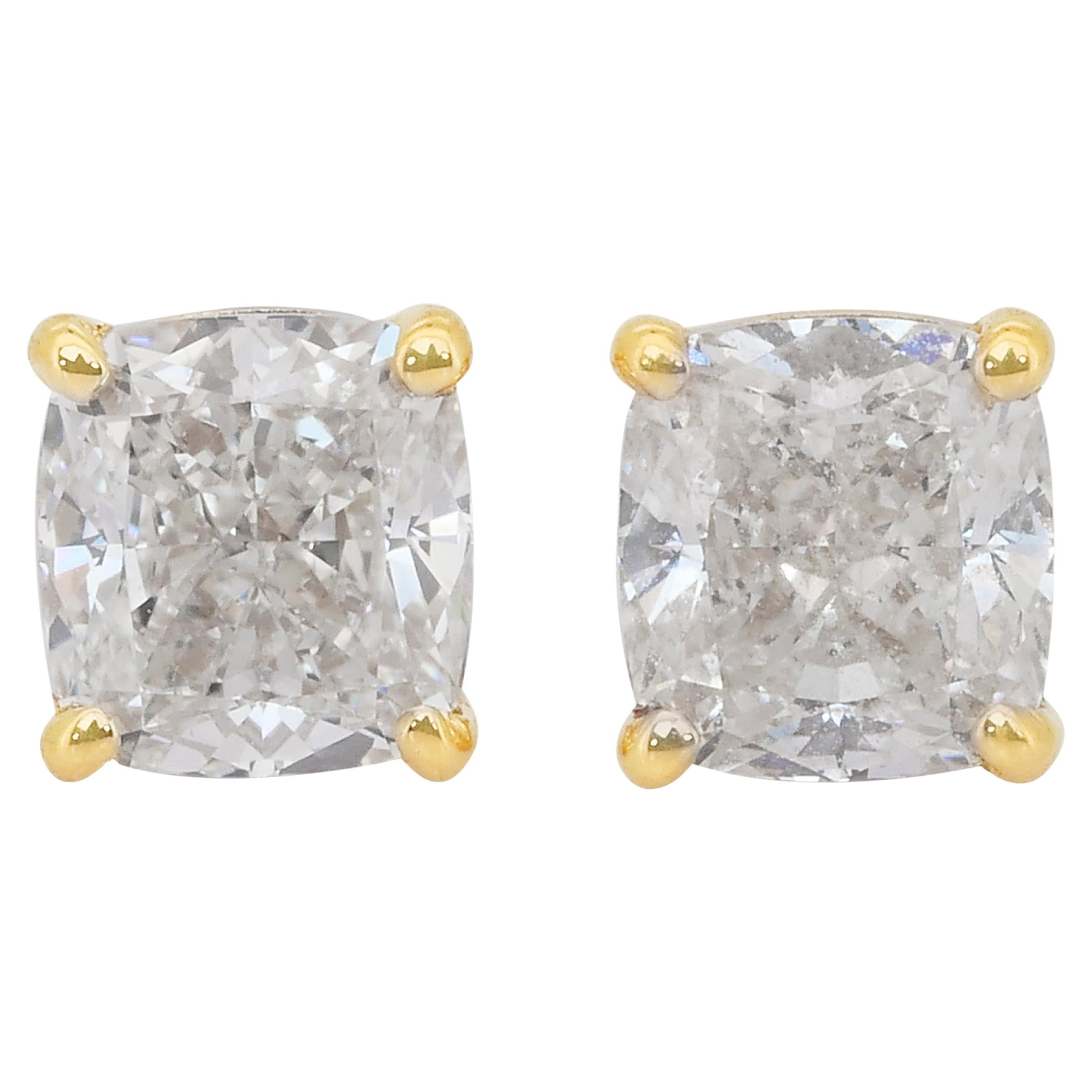 Classic 1.85ct Diamonds Stud Earrings in 18k Yellow Gold - IGI Certified