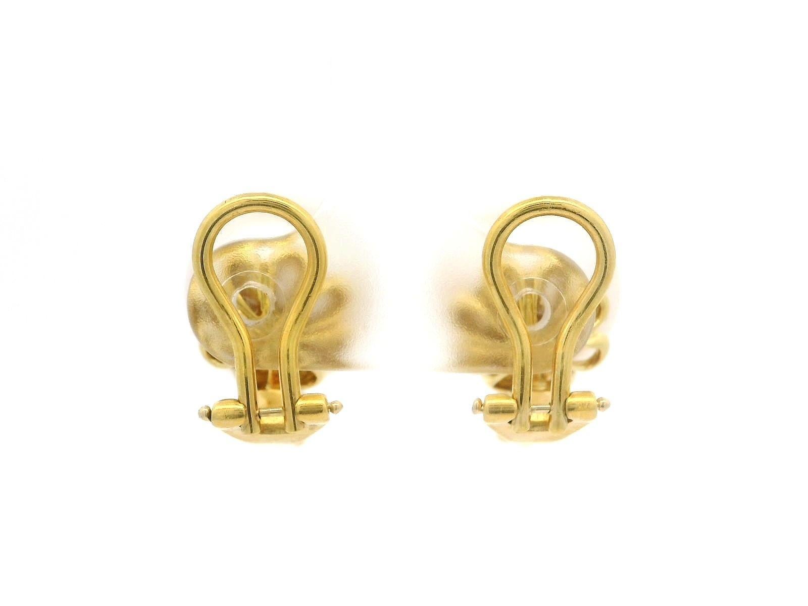 Classic 18k Gold 13mm Large Pearls w/ 0.40ctw Diamond Button Clip On Earrings For Sale 7