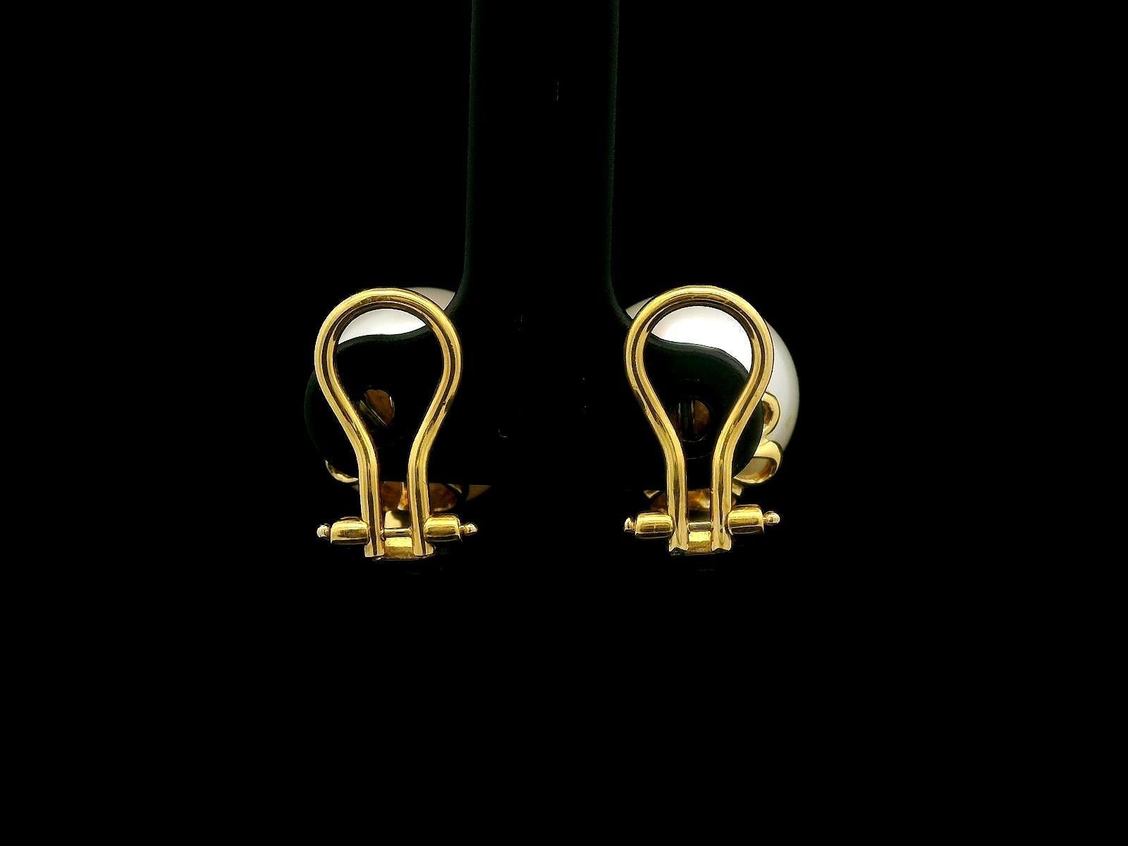 Classic 18k Gold 13mm Large Pearls w/ 0.40ctw Diamond Button Clip On Earrings In Excellent Condition For Sale In Montclair, NJ