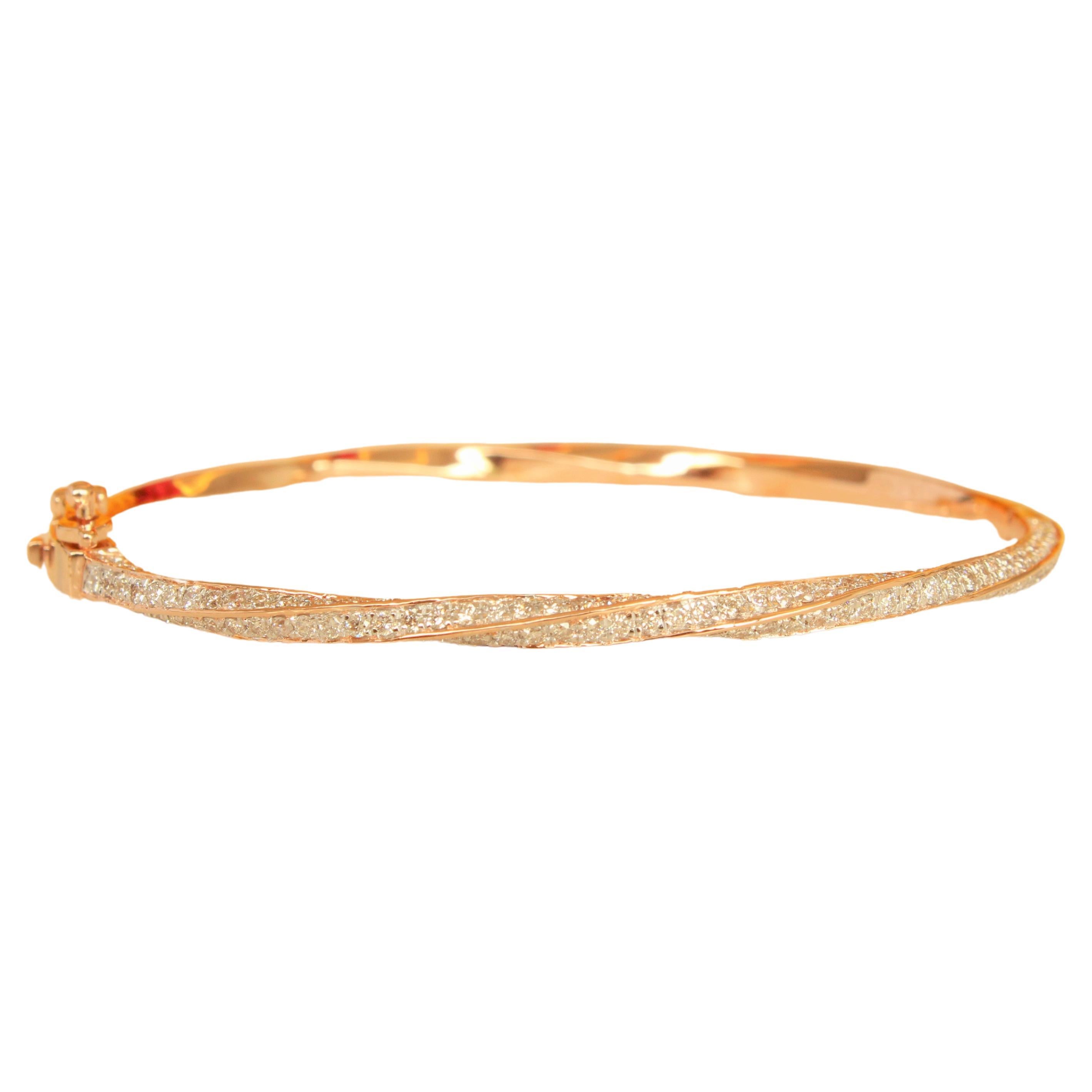Classic 18K Gold Bracelet with Natural Diamond Accents