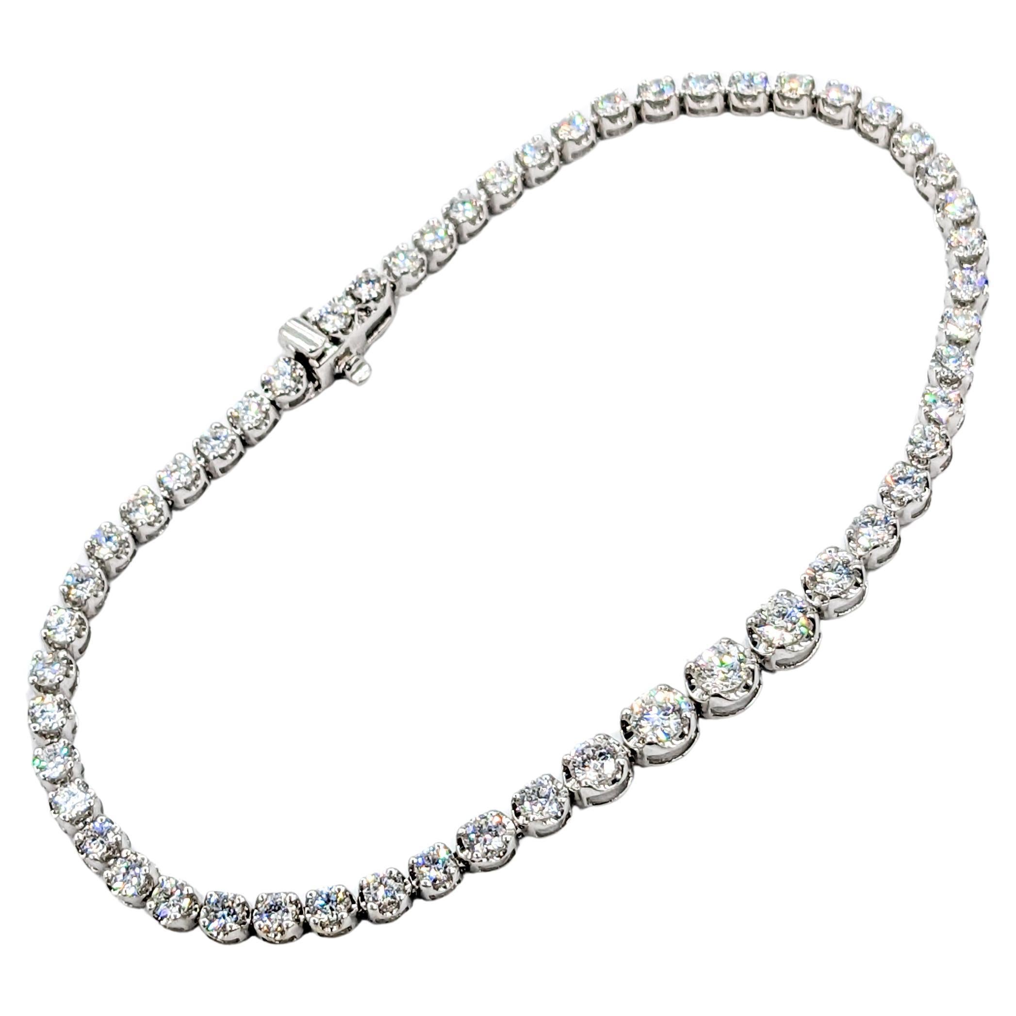 Classic 18k Graduated Diamond Tennis Bracelet For Sale at 1stDibs