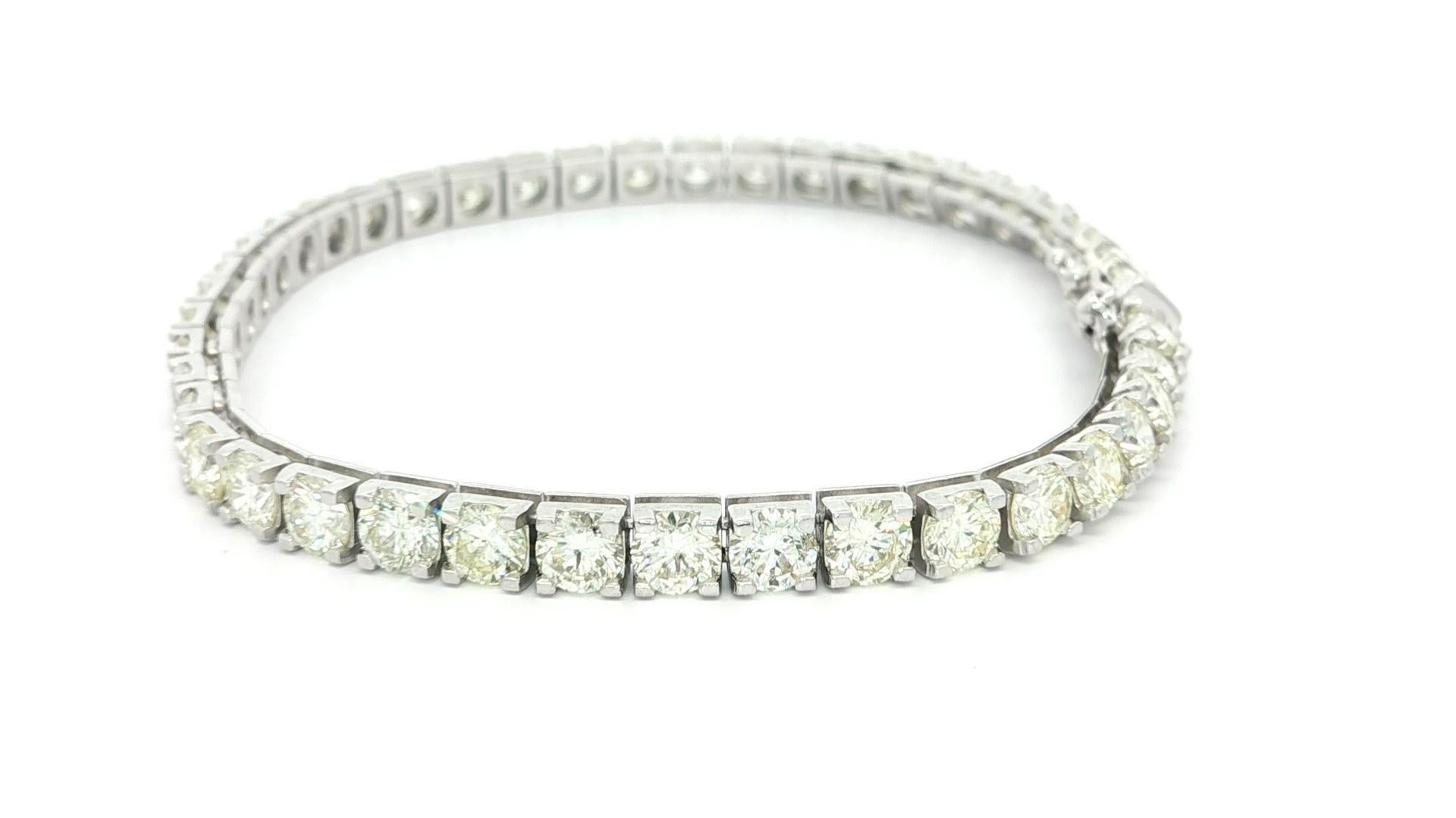 Klassische 18k Weißgold 11,50ctw Nizza große runde Diamanten Linie Tennis-Armband im Angebot 5