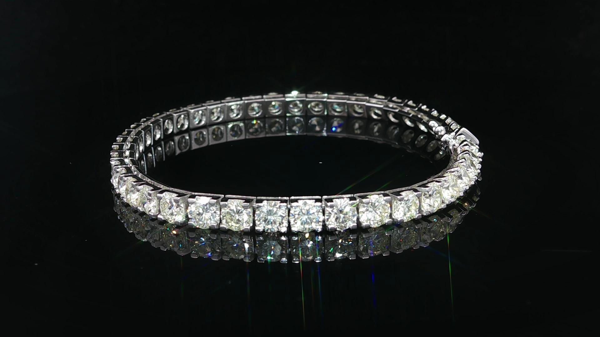 Klassische 18k Weißgold 11,50ctw Nizza große runde Diamanten Linie Tennis-Armband im Angebot 1