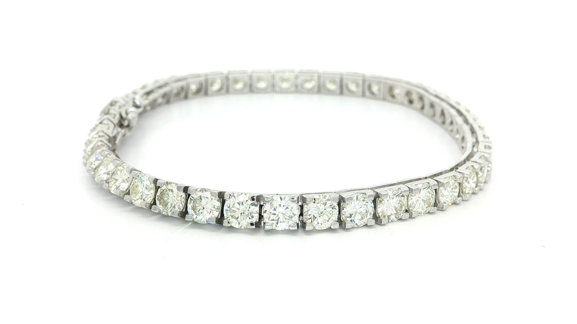 Klassische 18k Weißgold 11,50ctw Nizza große runde Diamanten Linie Tennis-Armband im Angebot 3