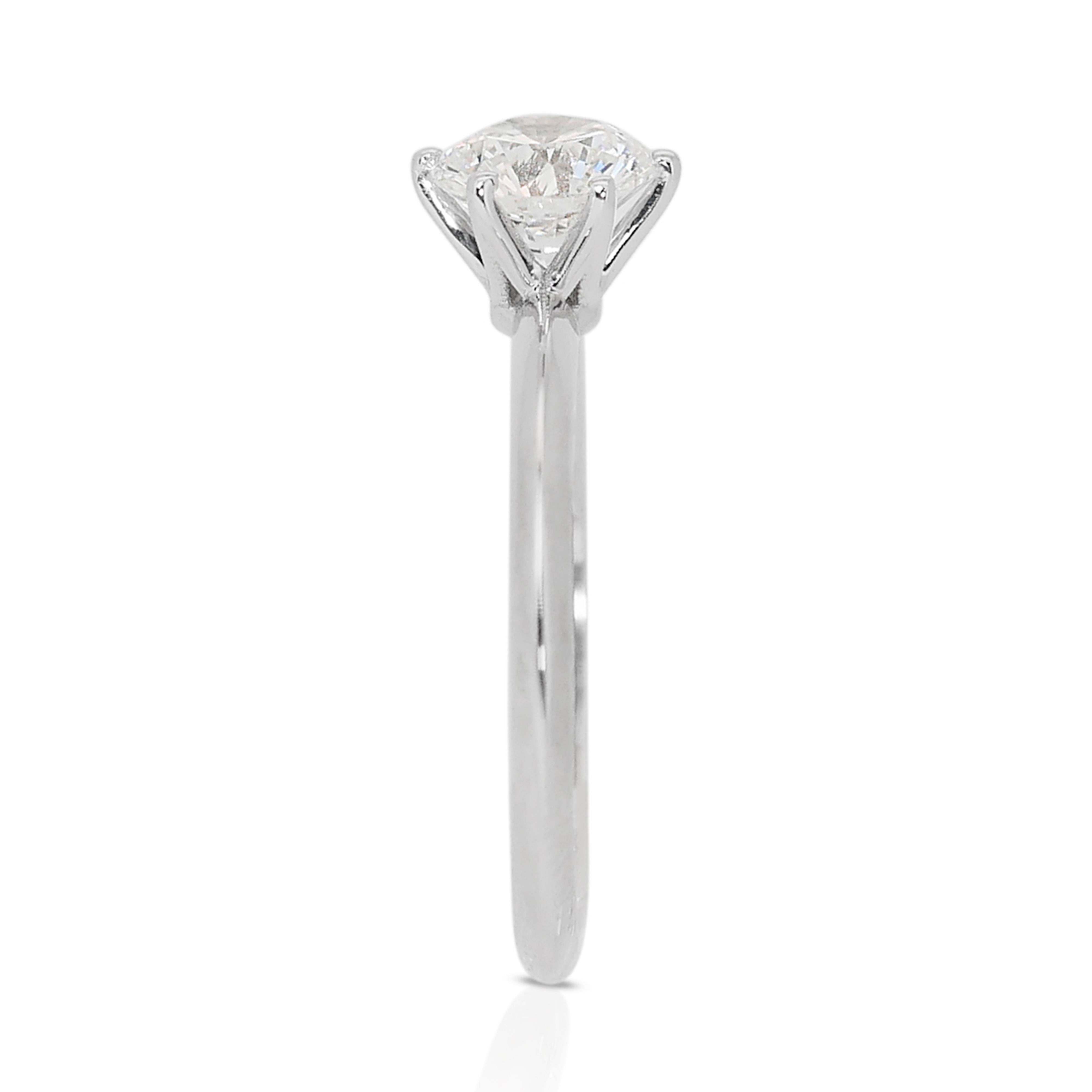 Bague solitaire classique en or blanc 18k avec diamant 0,54 ct - Certifiée GIA en vente 2