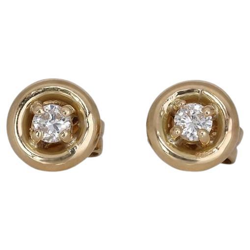 Classic 18K White Gold Earring with 0.20ct Diamond For Sale