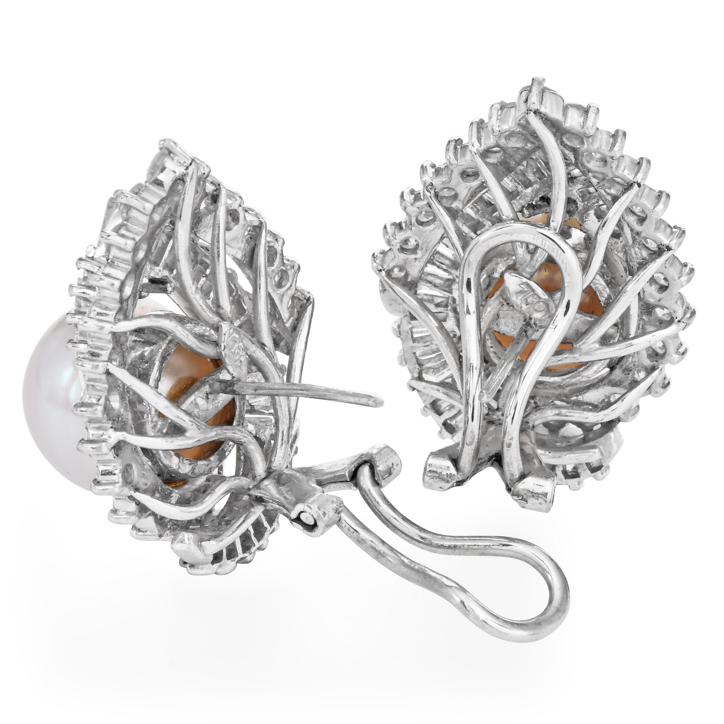 Klassische 18K Weißgold Perlen-Diamant-Ohrringe mit Clip Damen im Angebot